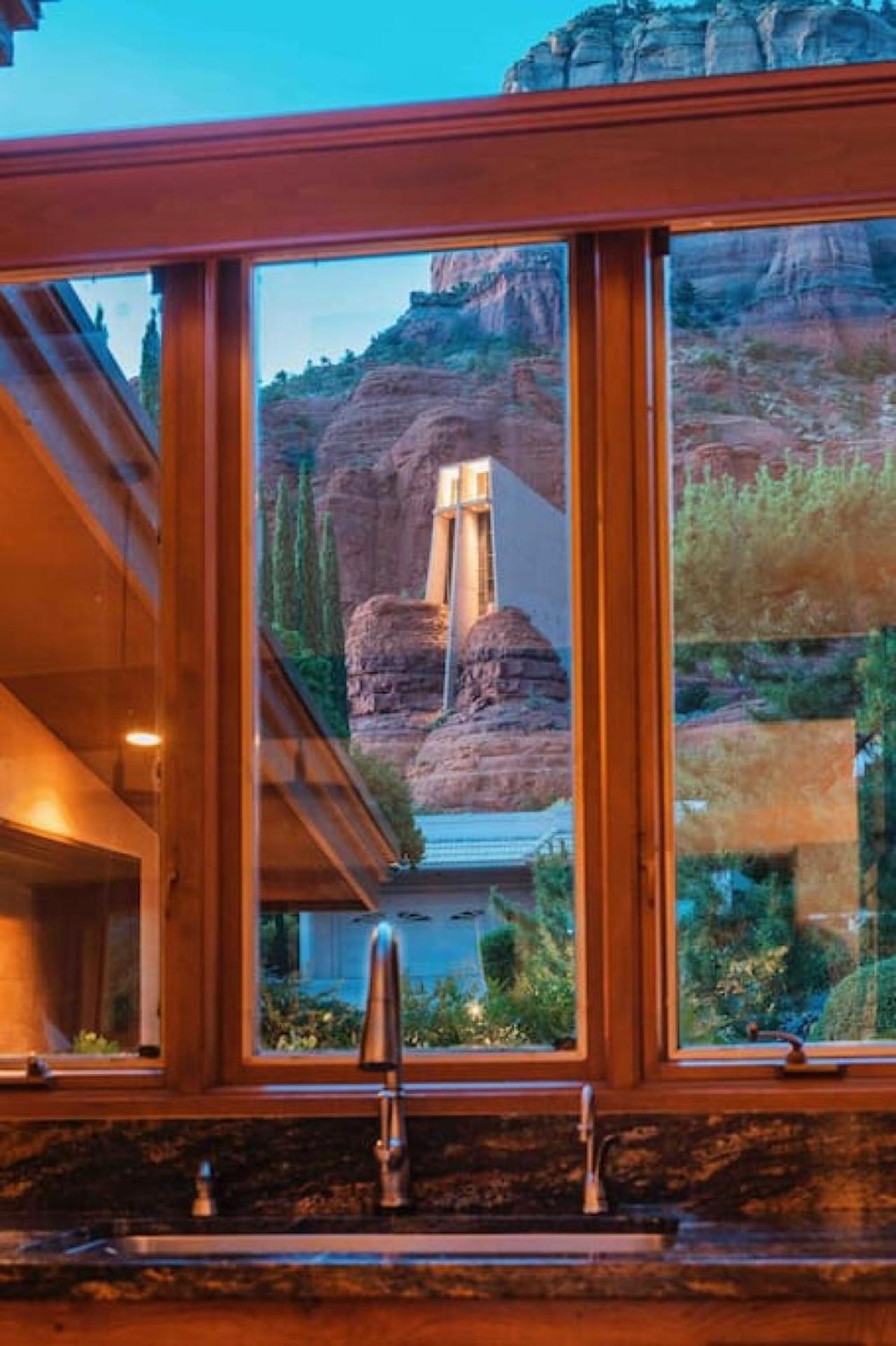 Chapel Vista Main House Red Rock Views And Hot Tub