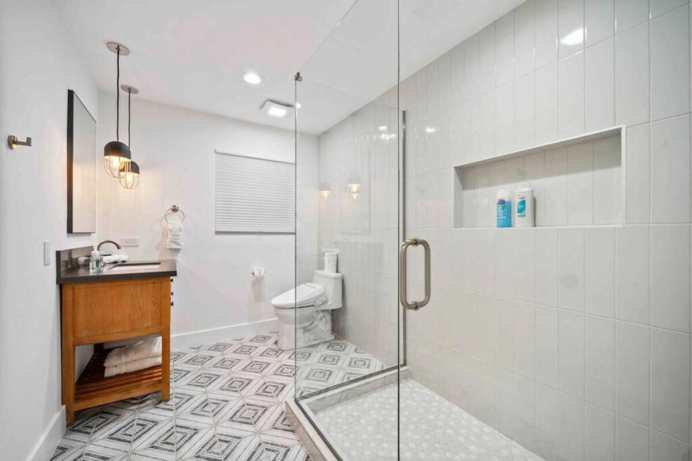 Uptown Retreat Wit Views And Hot Tub Sedona