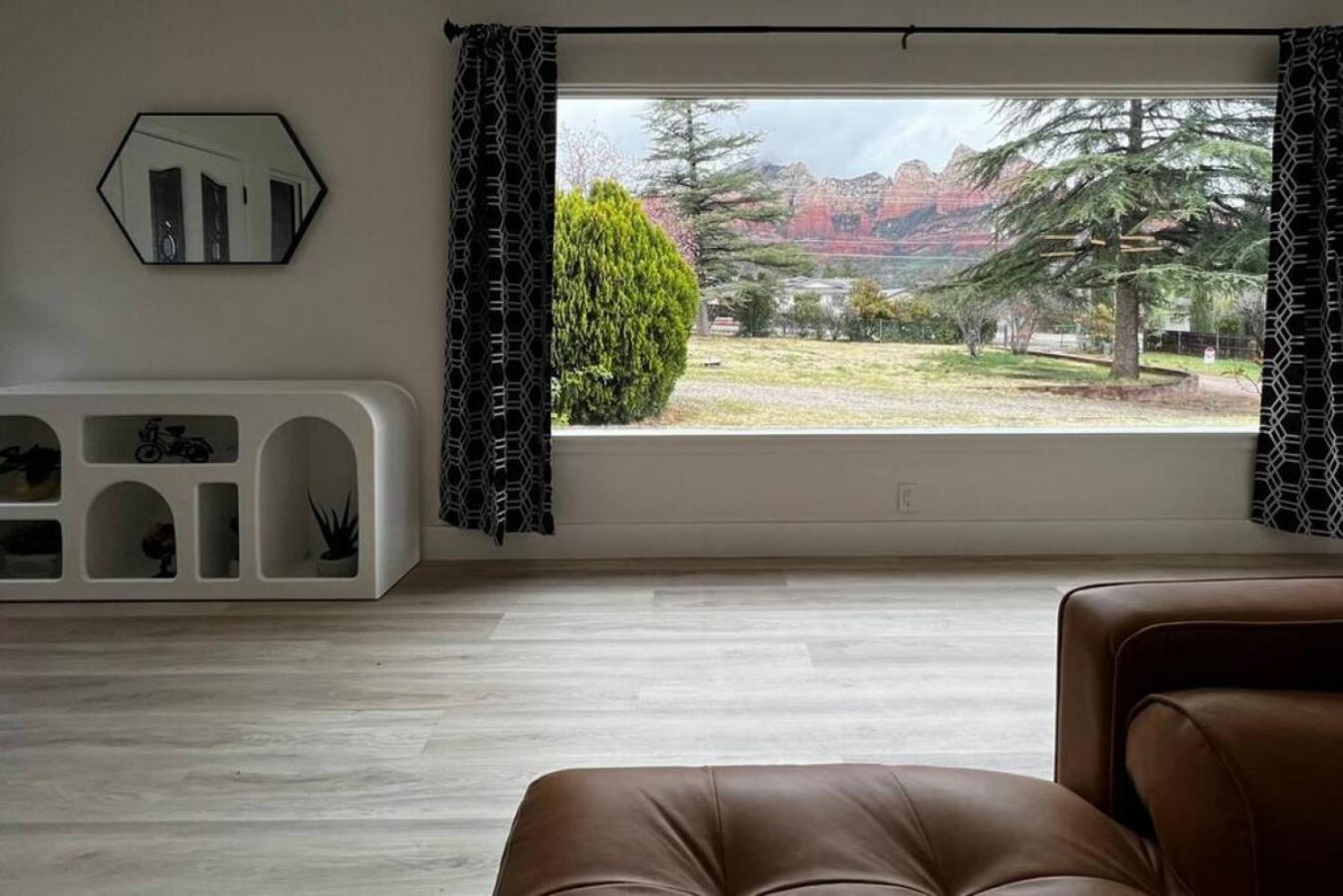 Uptown Retreat Wit Views And Hot Tub Holiday home Sedona