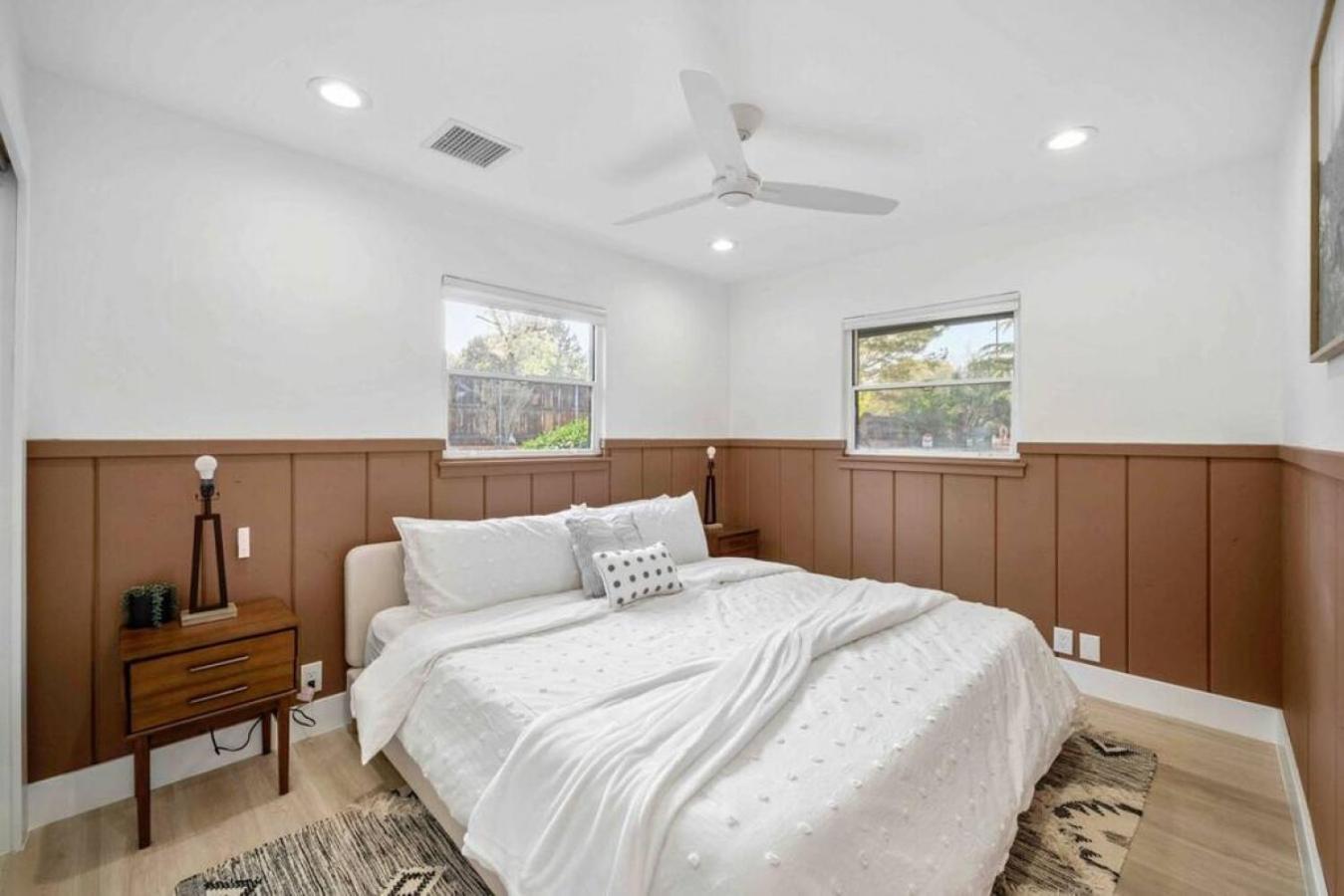 Uptown Retreat Wit Views And Hot Tub Holiday home