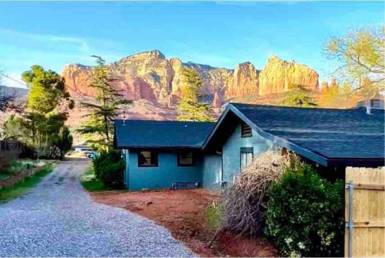Uptown Retreat Wit Views And Hot Tub Holiday home *