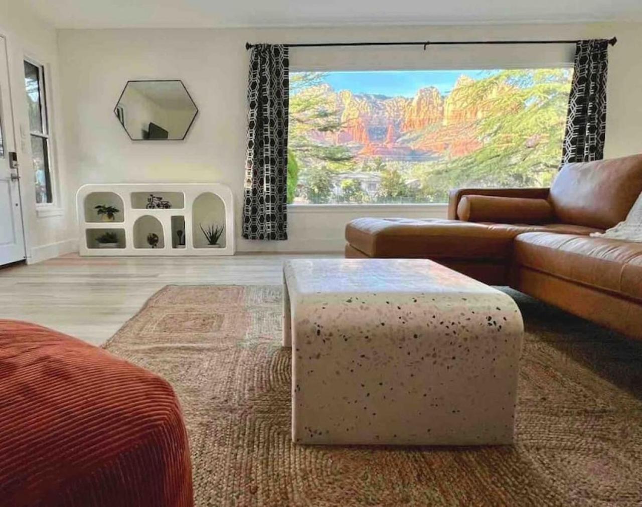 Holiday home Uptown Retreat Wit Views And Hot Tub *