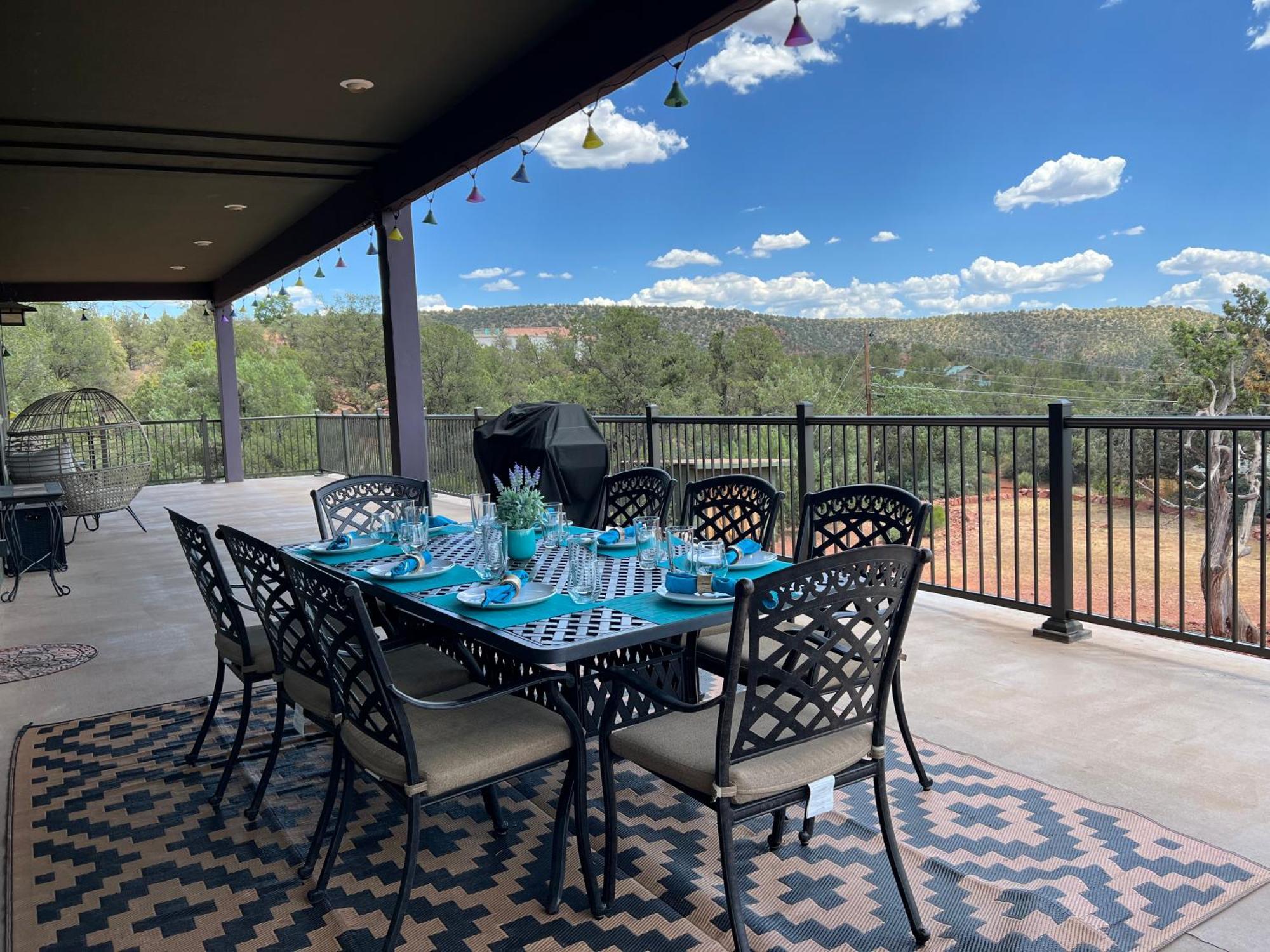Close To Fresh Creek! Sleeps 12 ~ Amazing Views W/serene Open Space ~ Hot Tub + Game ~ Trails Outside