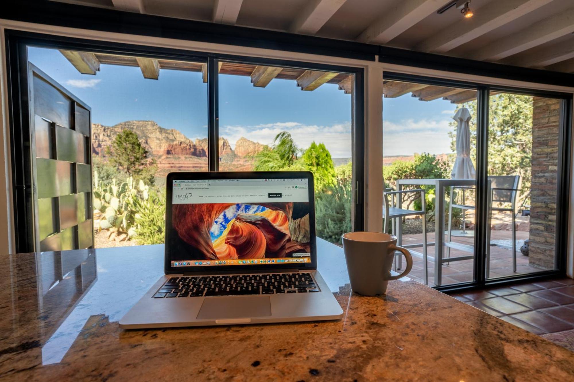 Red Rock Retreat: Private Luxury Studio With Wellness Amenities *