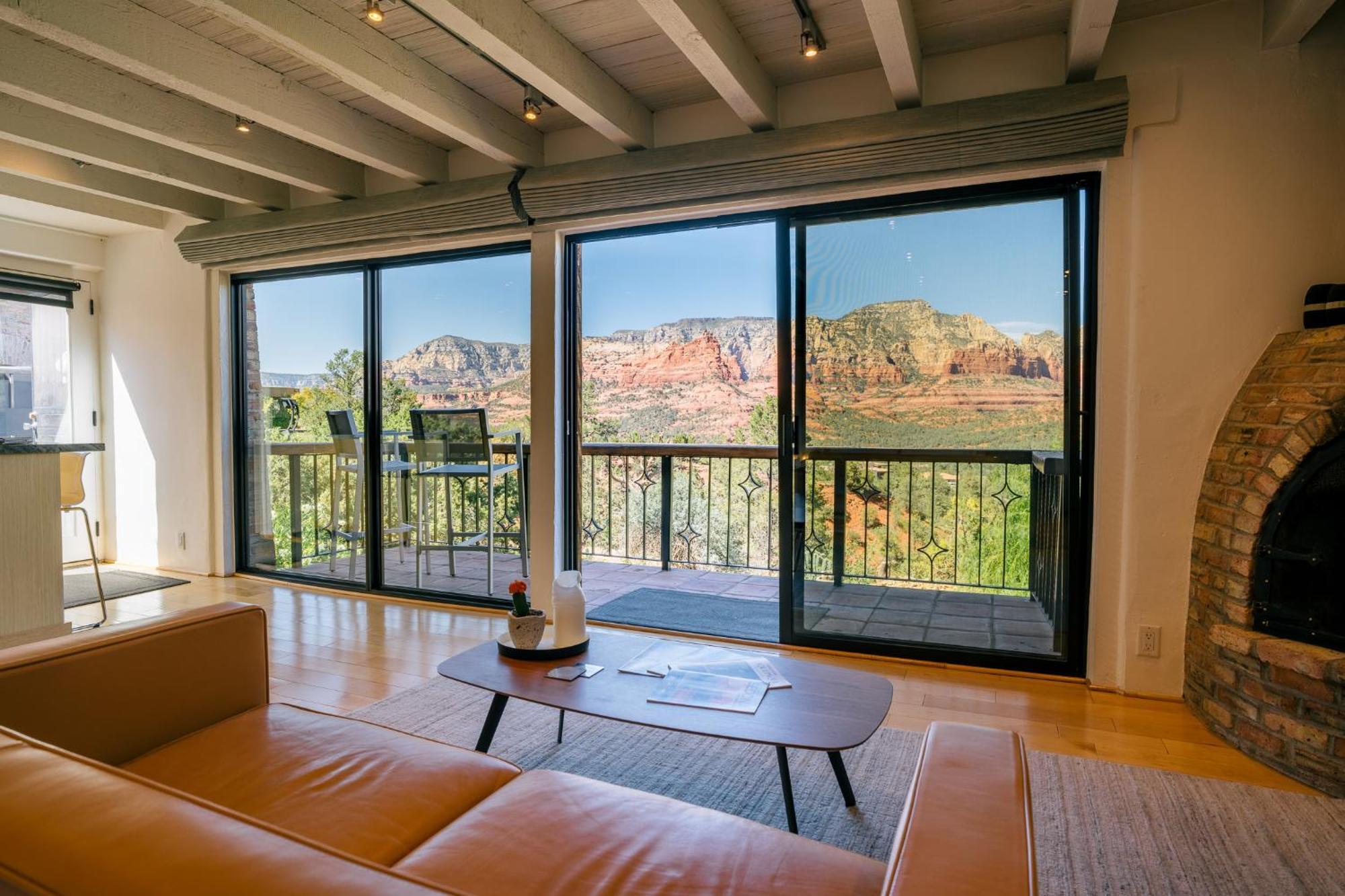 Red Rock Retreat: Private Luxury Studio With Wellness Amenities *