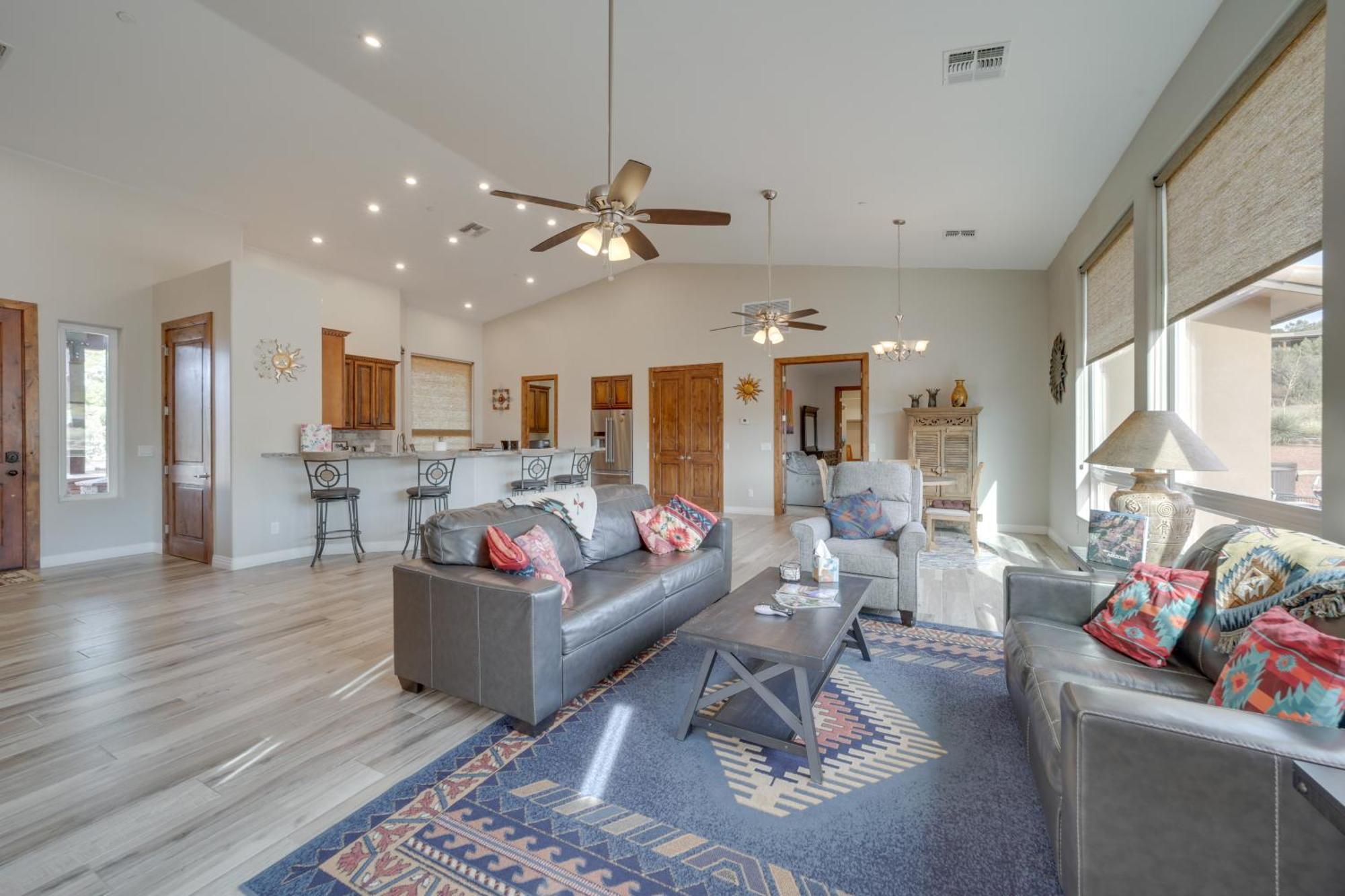 Holiday home Red Rock Dog-friendly Near Hiking Trails!