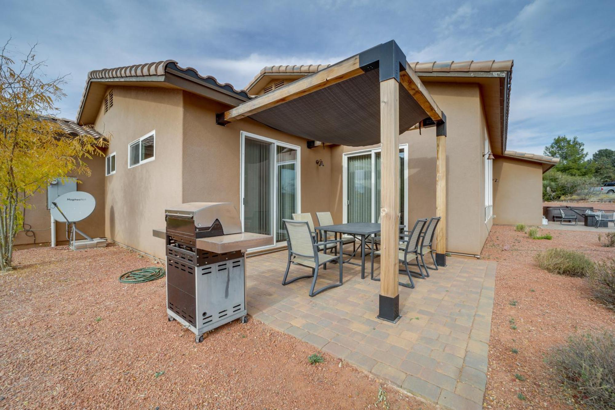 Red Rock Dog-friendly Near Hiking Trails! Holiday home