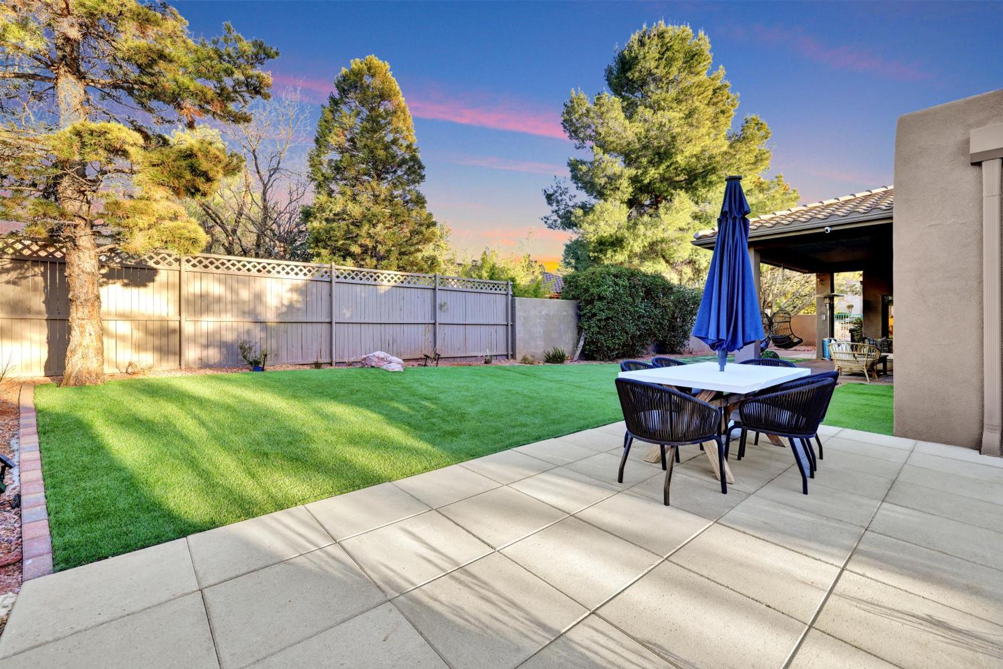 Amazing Views, Hot Tub And Pets Allowed, Less Than 1mi To Trailheads Holiday home