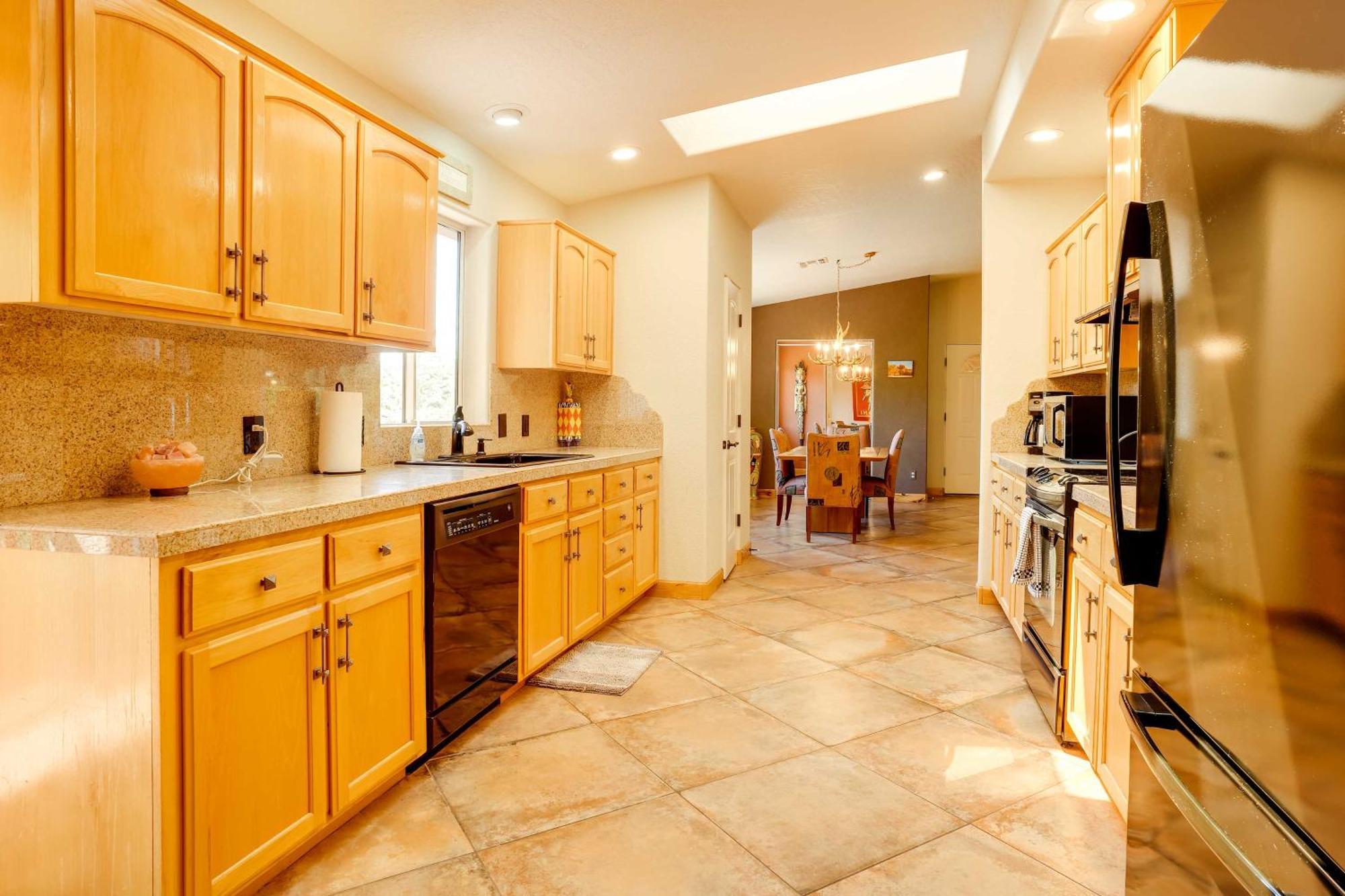 Holiday home With Red Rock Views About 10 Mi To Uptown! Sedona