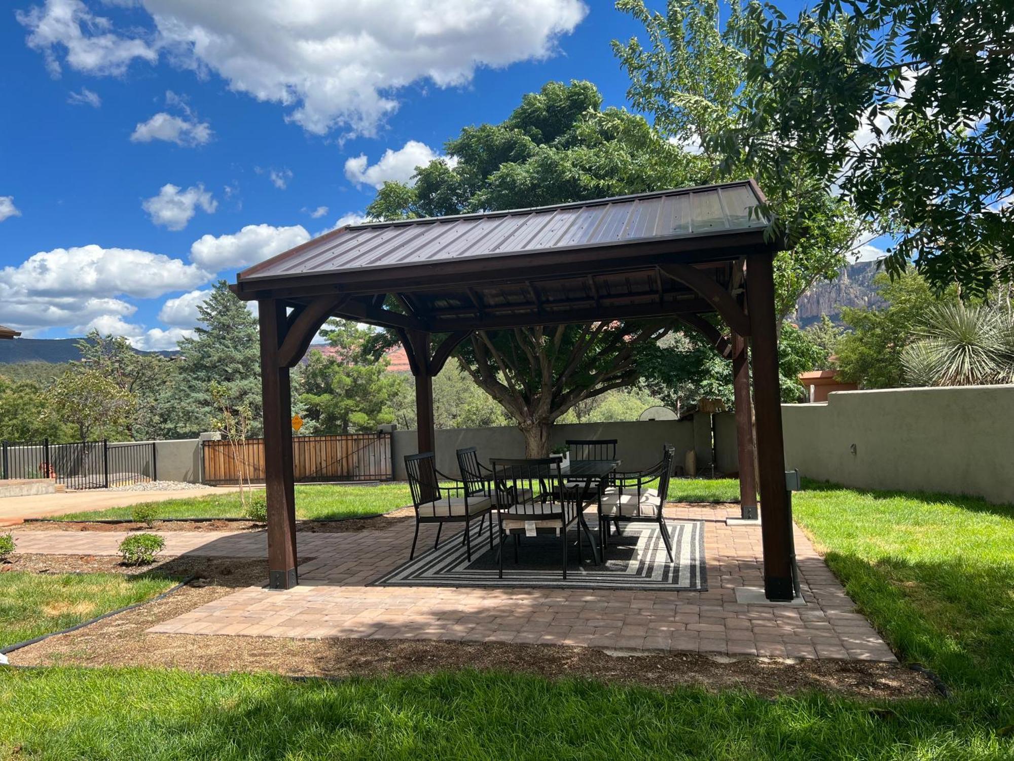 Uptown Gem! Wow! Views!! New! Barrel Sauna!!! Close To Trails, Walk To Uptown Sedona, Restaurants And Shopping Villa *