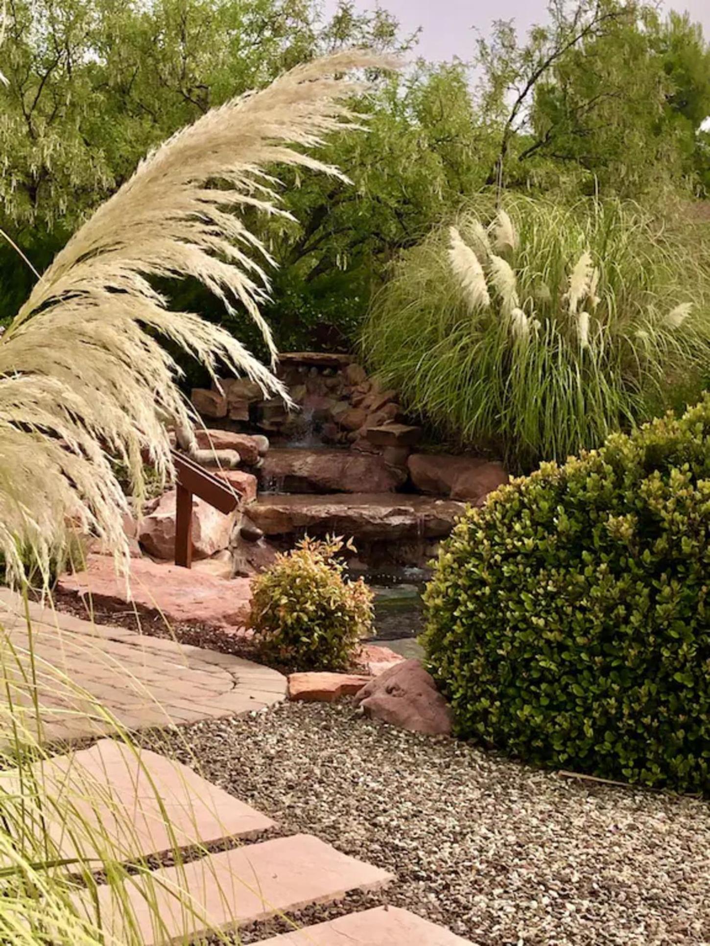 Mountain Escape! With Pool, Hot Tub & Firepit Holiday home