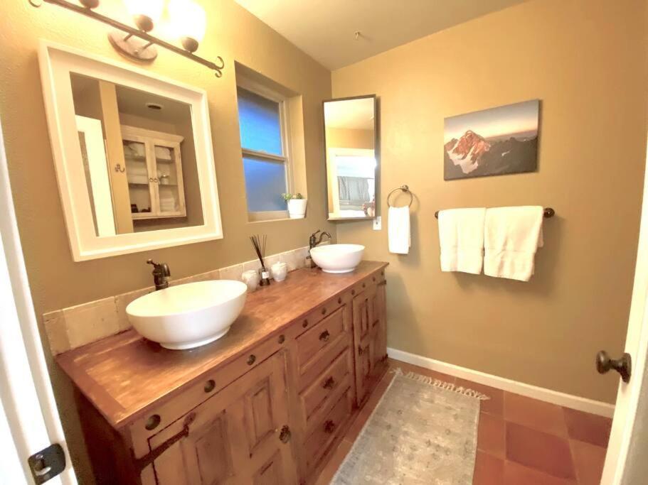 Sedona's Stargazing Luxury Paradise. Red Rock Views! Holiday home Sedona