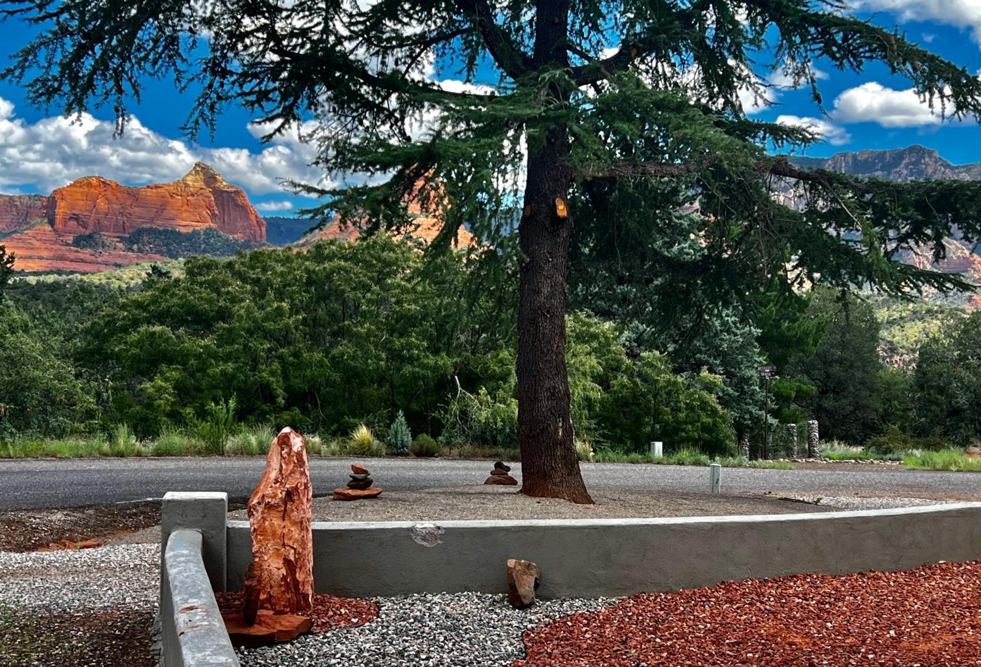 Uptown Gem! Wow! Views!! New! Barrel Sauna!!! Close To Trails, Walk To Uptown Sedona, Restaurants And Shopping Villa Sedona