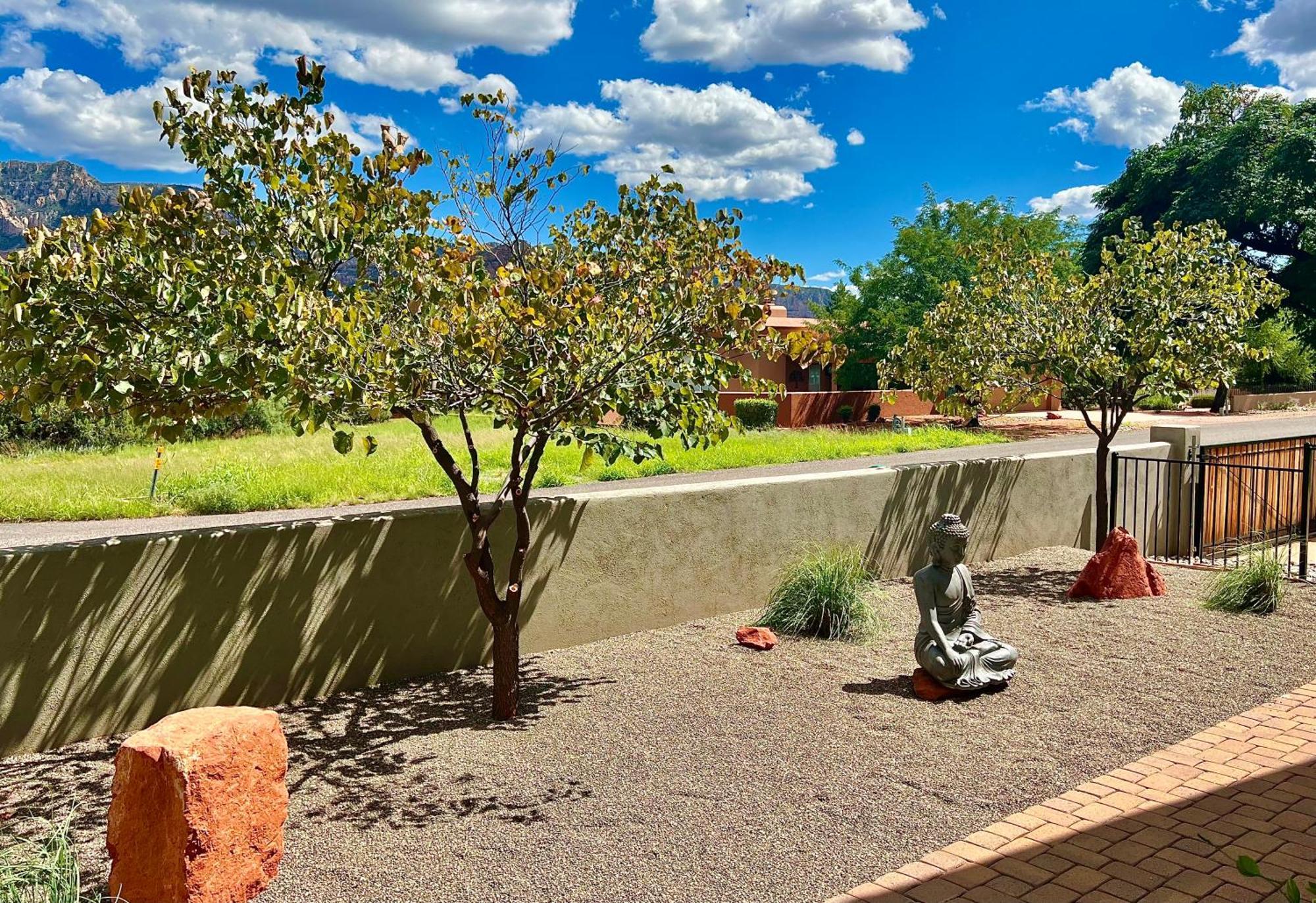 Uptown Gem! Wow! Views!! New! Barrel Sauna!!! Close To Trails, Walk To Uptown Sedona, Restaurants And Shopping Sedona