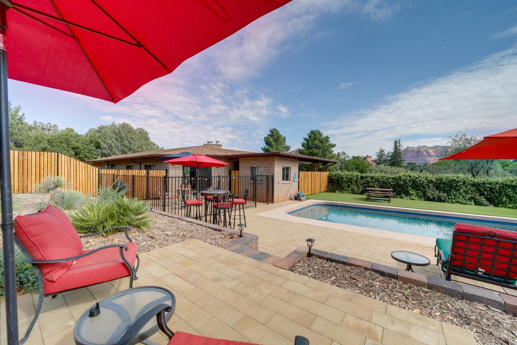On 1 Acre With Pool And Red Rock Views!