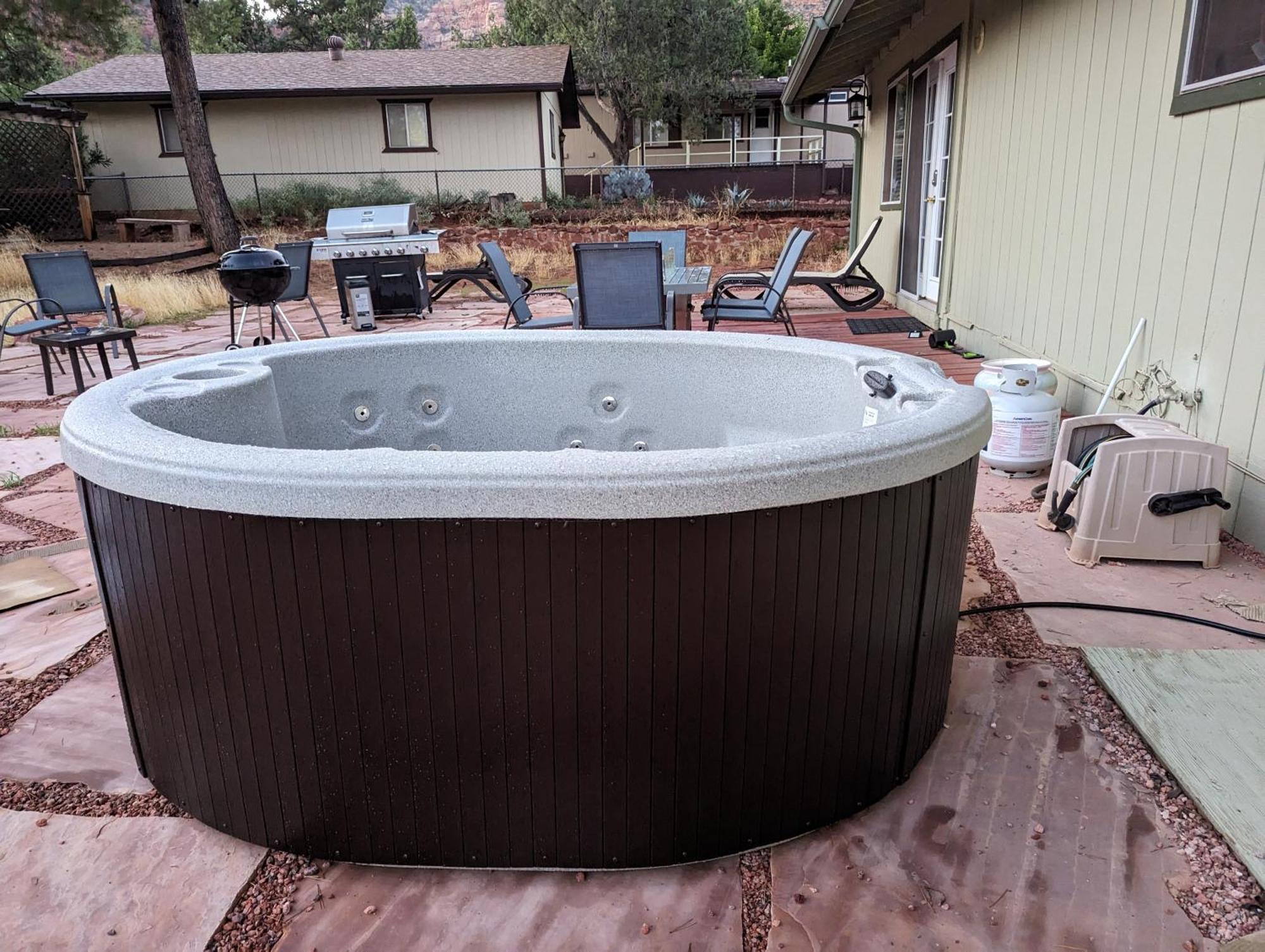 Spacious House With Hot Tub Spa, To Enjoy Red Rock View, Near Amitabha Stupa, And Trails Holiday home