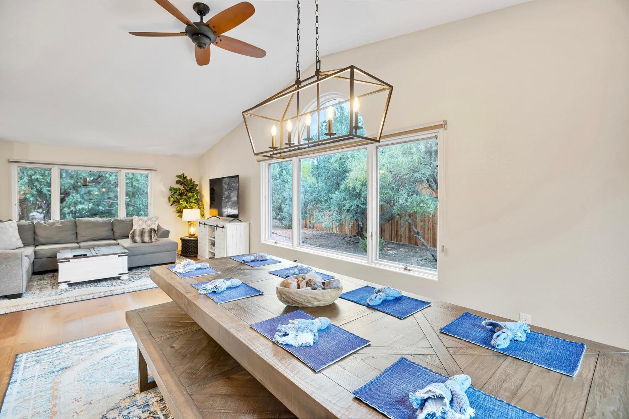Sedona's Paradise Found, Saltwater Pool And Hot Tub, Private Oasis! Holiday home