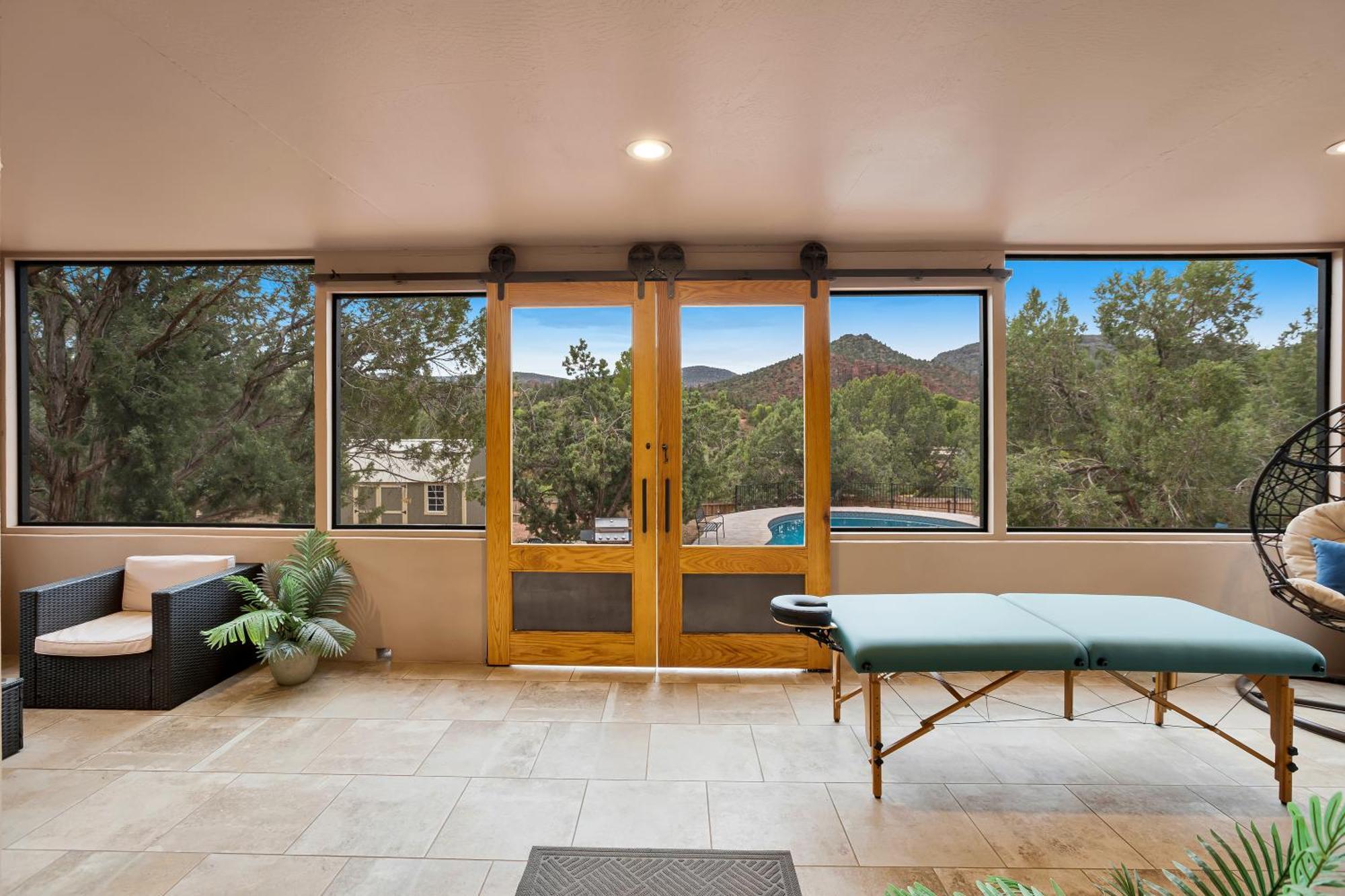 Sedona's Paradise Found, Saltwater Pool And Hot Tub, Private Oasis! Holiday home *