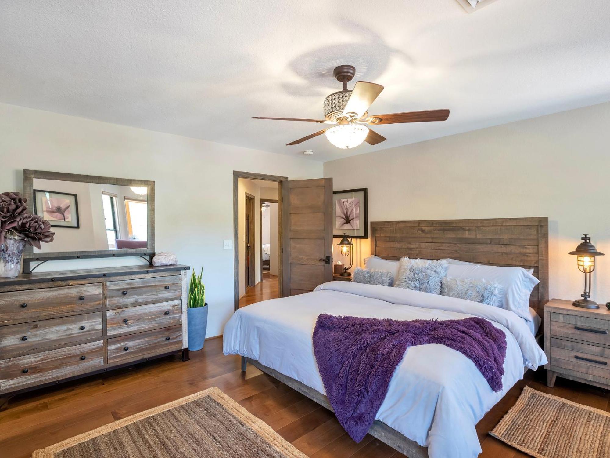 Sedona's Paradise Found, Saltwater Pool And Hot Tub, Private Oasis! Holiday home