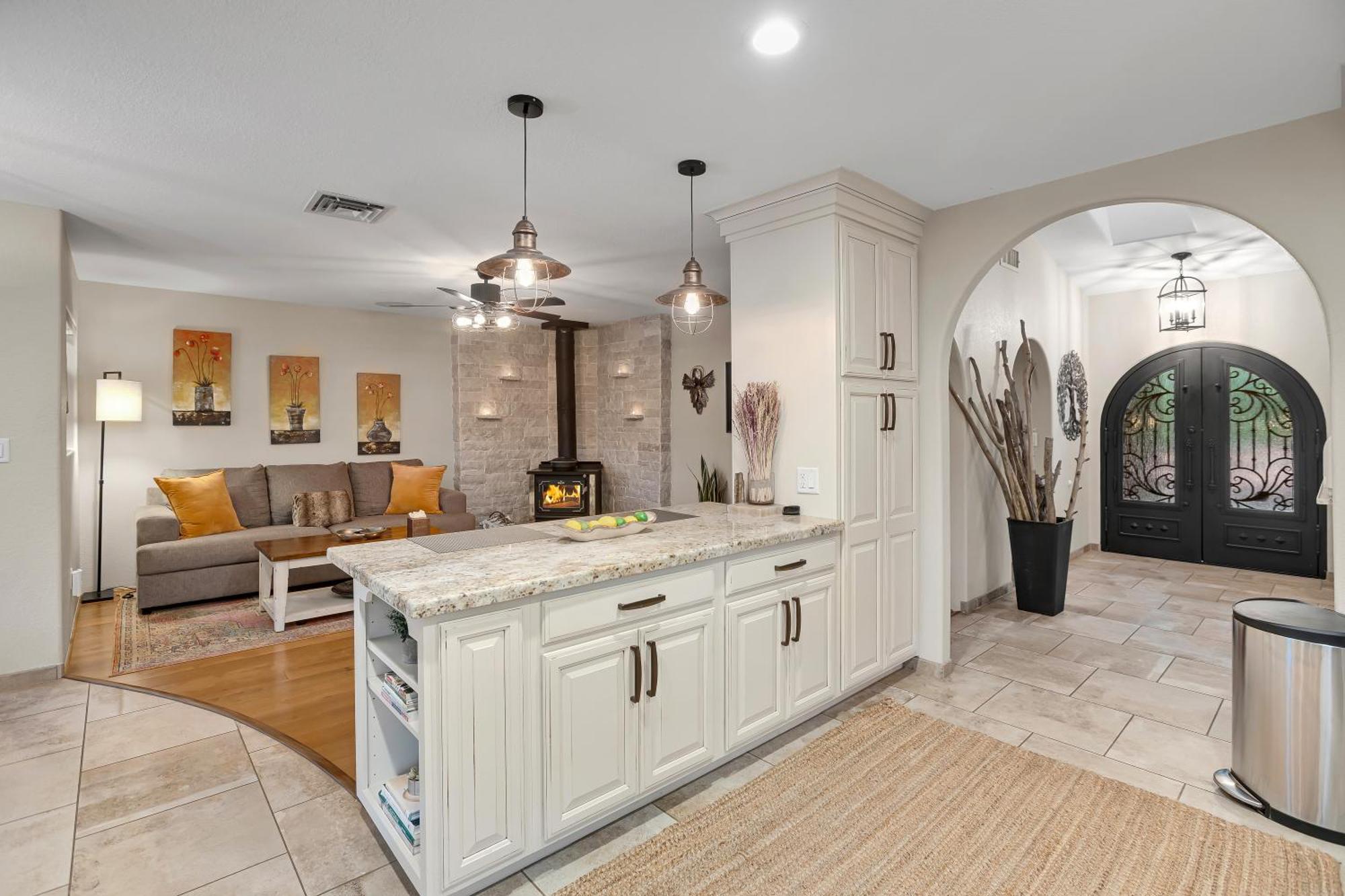 Sedona's Paradise Found, Saltwater Pool And Hot Tub, Private Oasis! Holiday home *