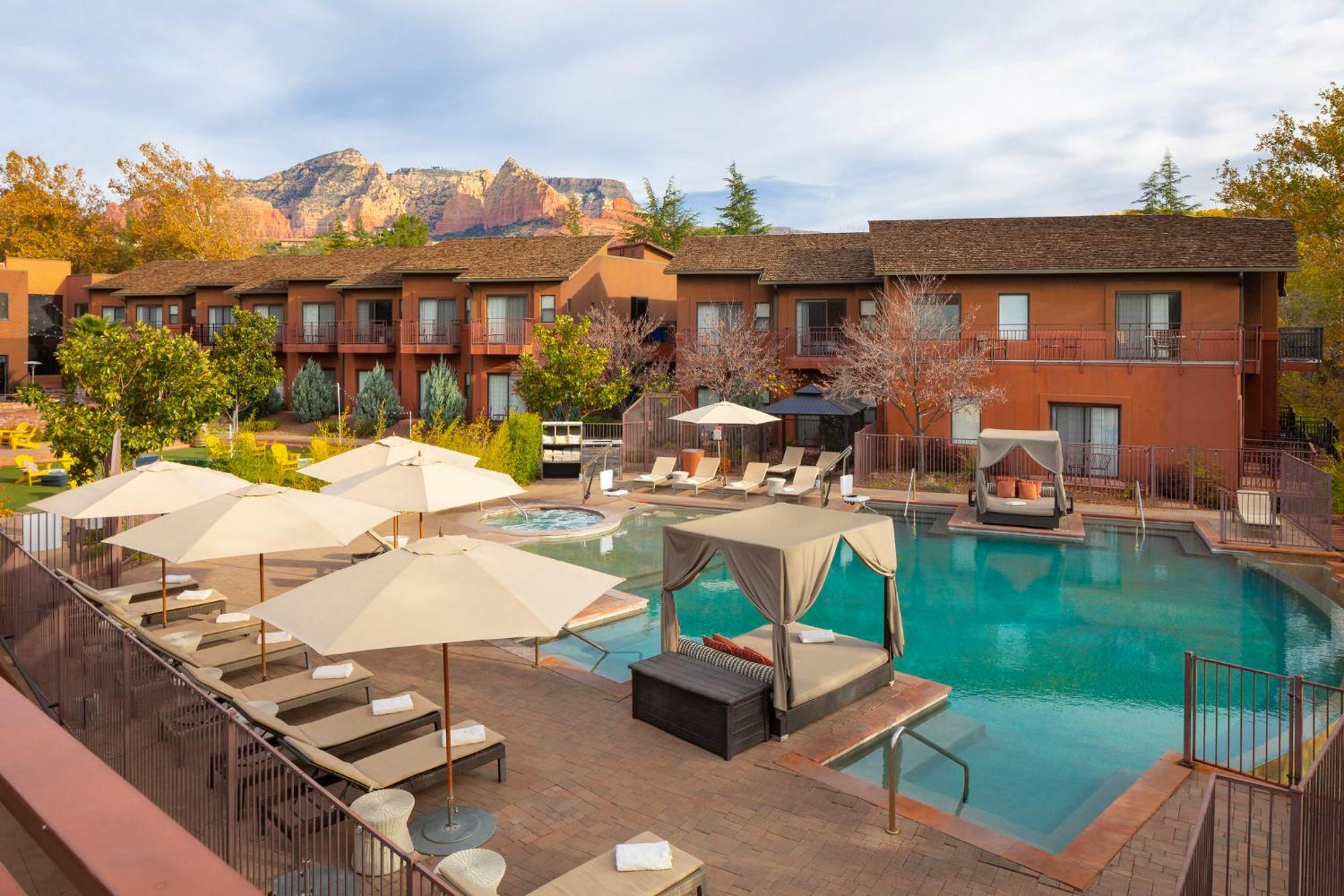 Resort Amara & 4*