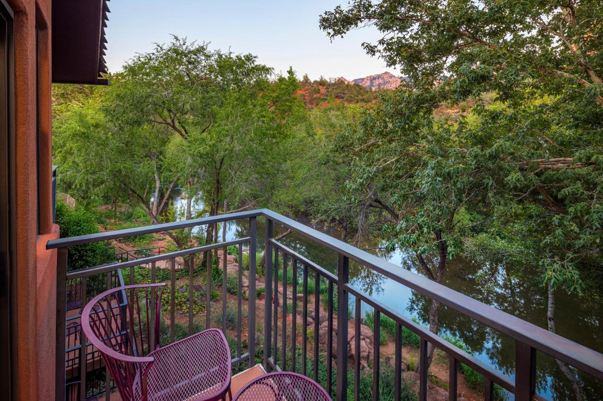 Resort Amara & 4*