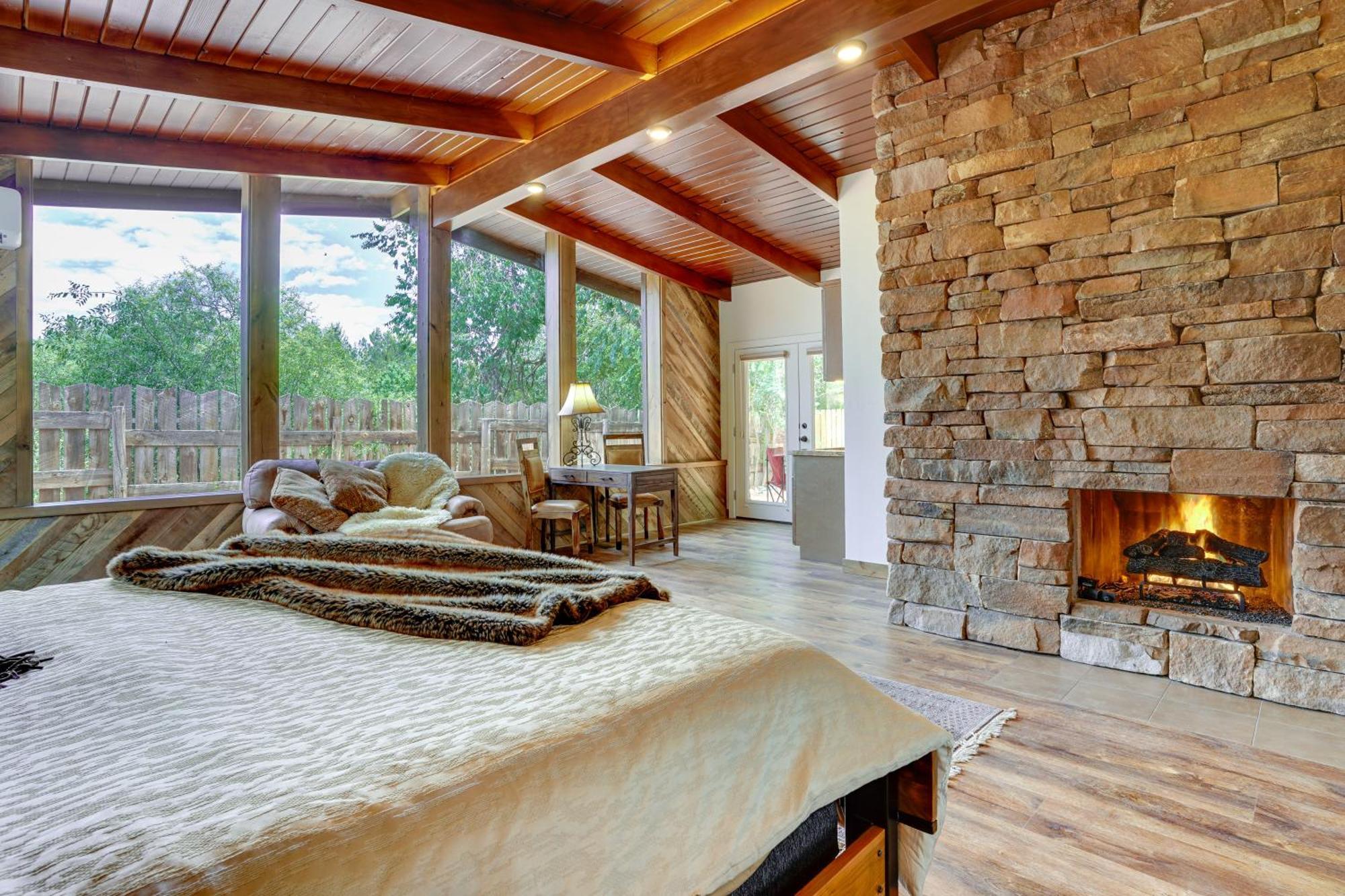 With Private Hot Tub And Red Rock Views! Holiday home Sedona
