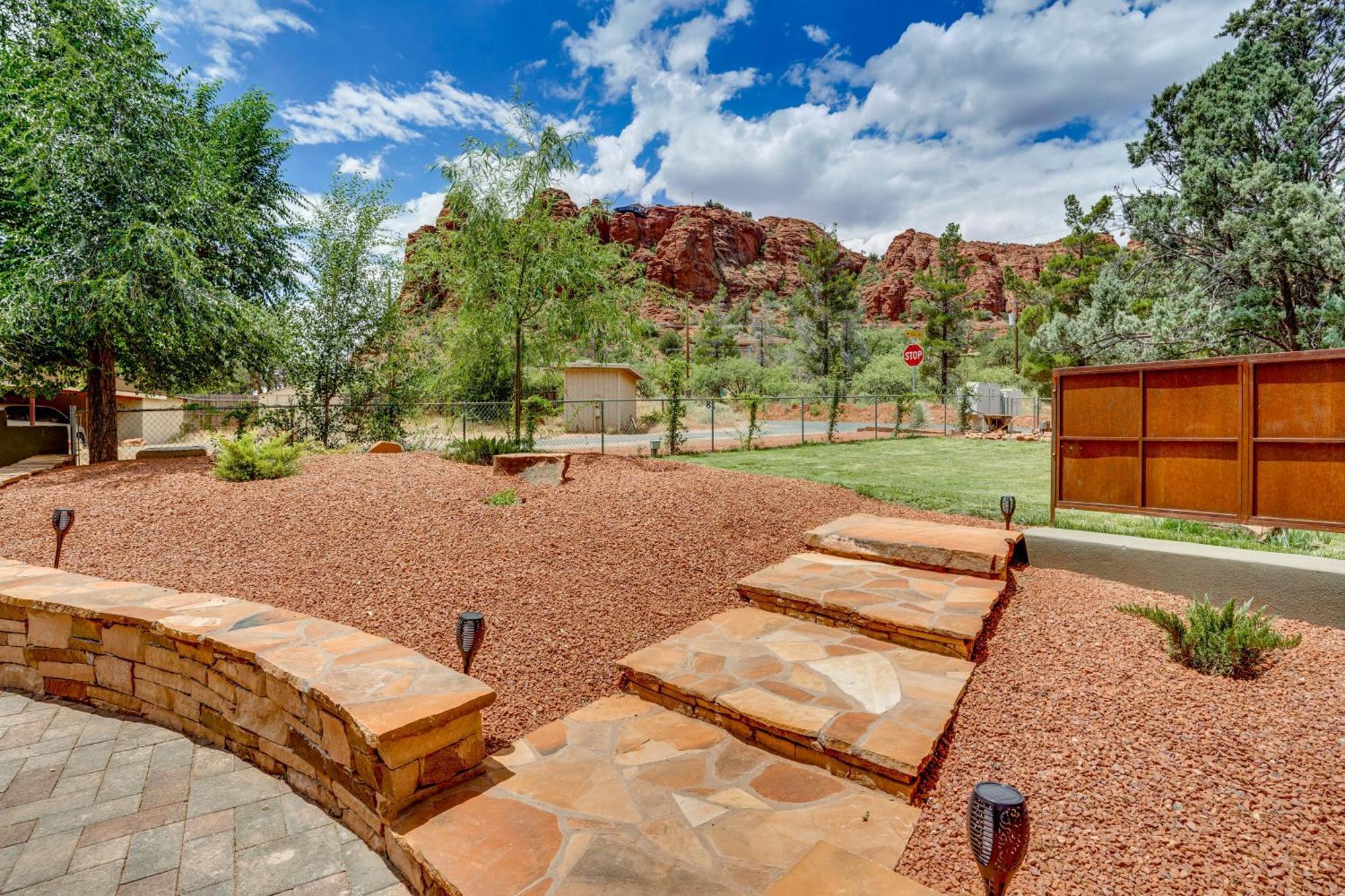 Holiday home With Private Hot Tub And Red Rock Views! *