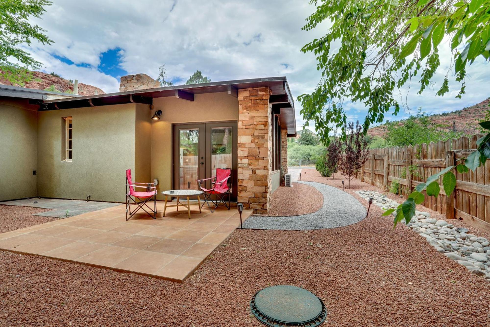 Holiday home With Private Hot Tub And Red Rock Views! *