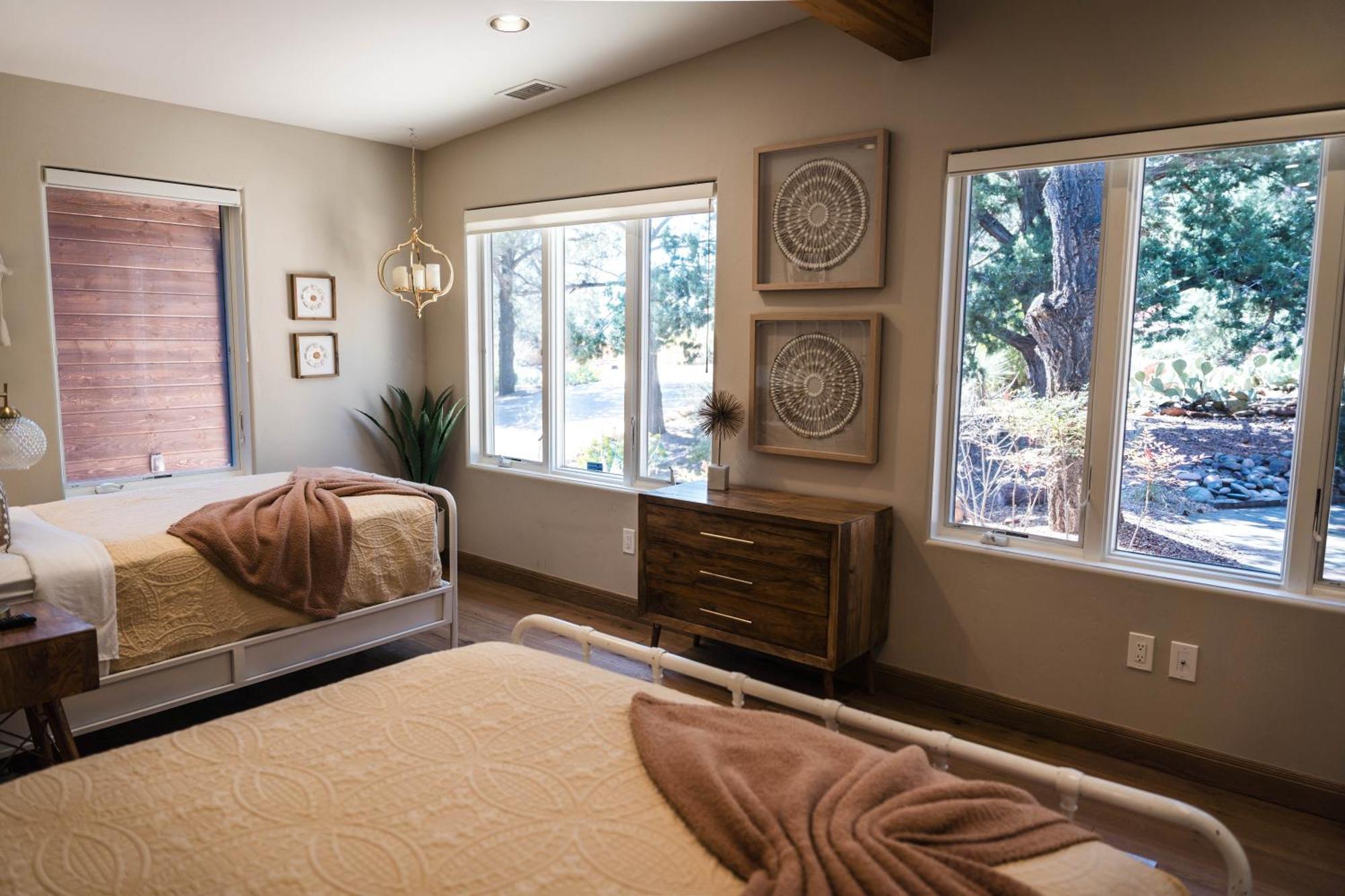 Mountain Escape! With Pool, Hot Tub & Firepit *