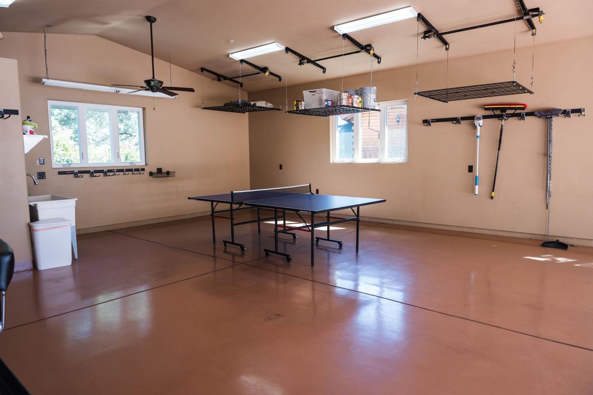 Mountain Escape! With Pool, Hot Tub & Firepit Holiday home