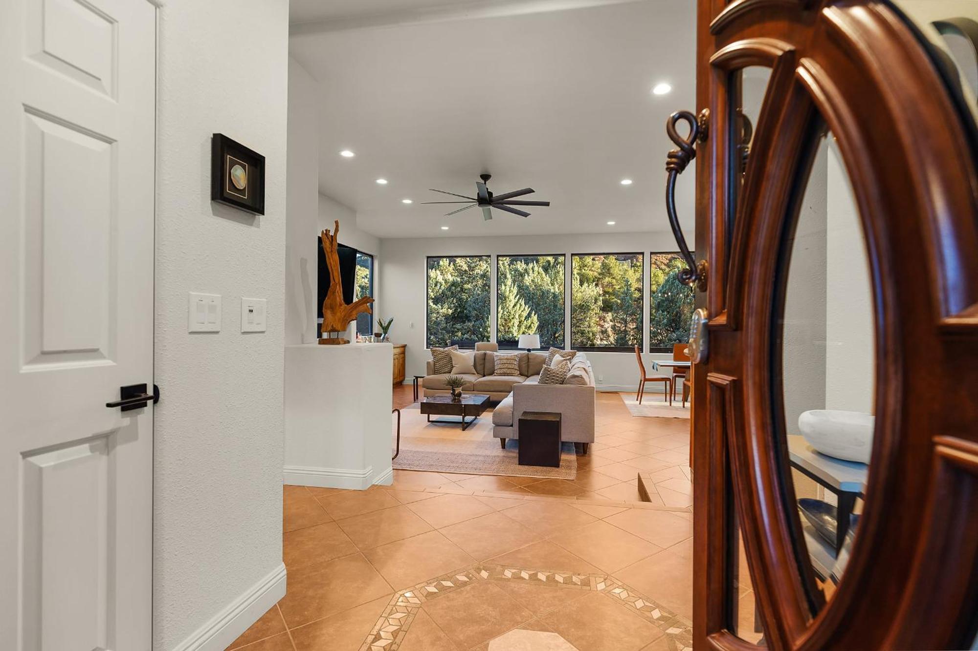 Mammoth Rock Splendor Family Home-close To Town, Huge & Game *
