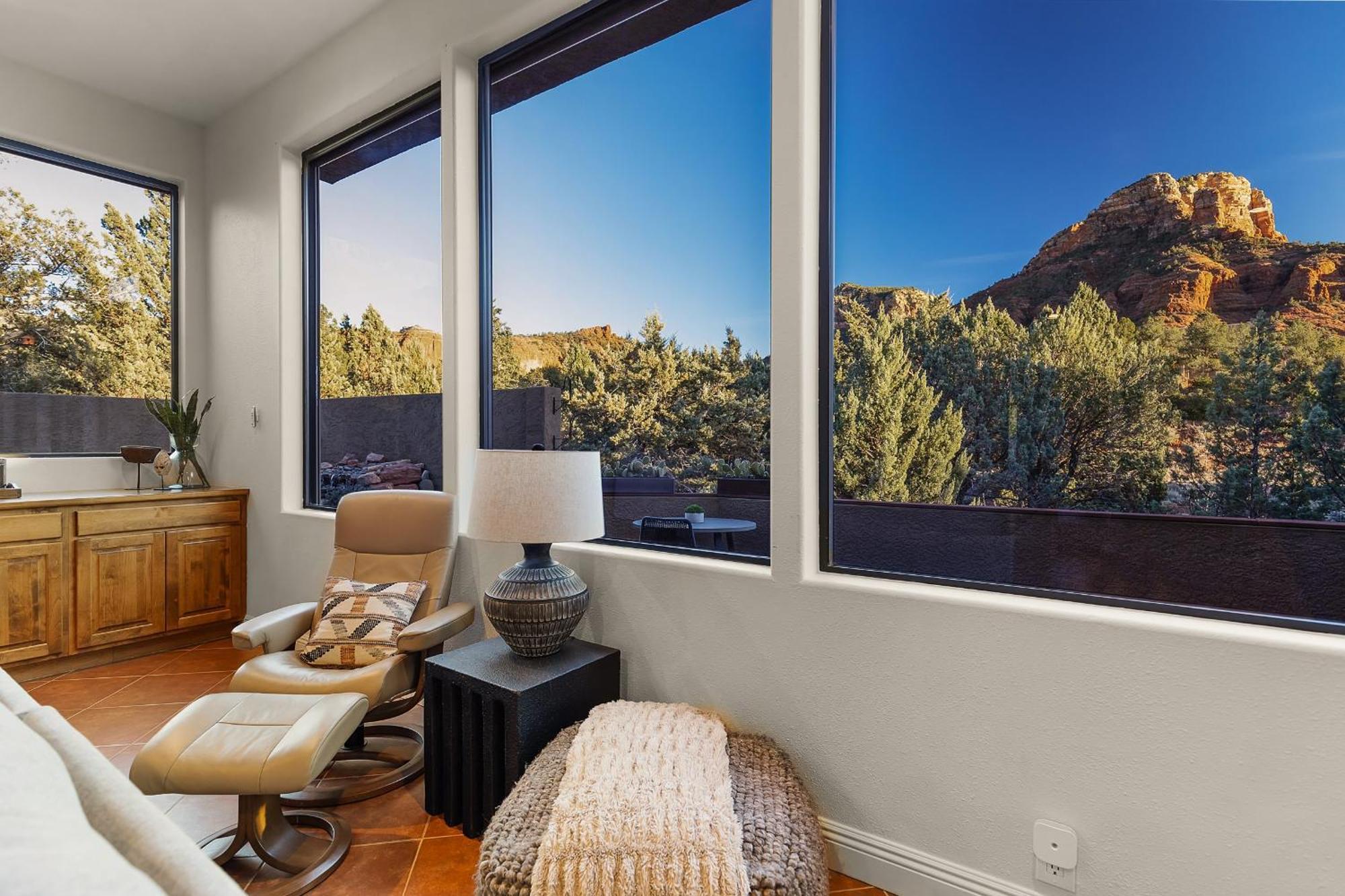 Mammoth Rock Splendor Family Home-close To Town, Huge & Game Holiday home Sedona