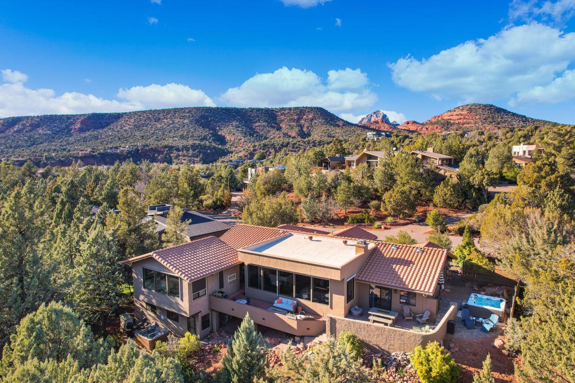 Holiday home Mammoth Rock Splendor Family Home-close To Town, Huge & Game *