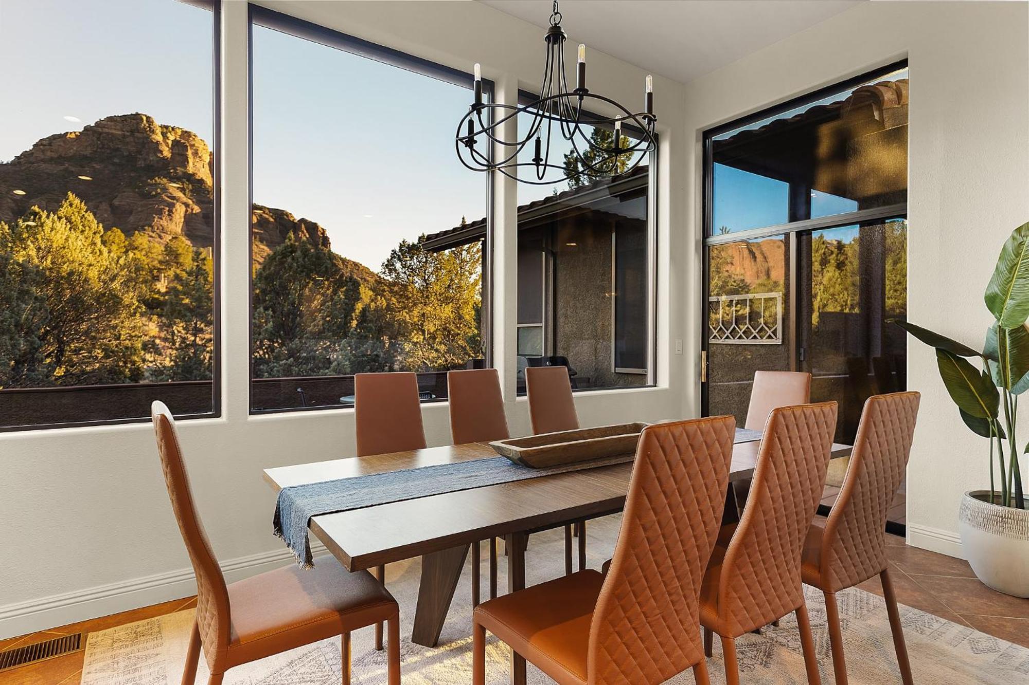Mammoth Rock Splendor Family Home-close To Town, Huge & Game Sedona