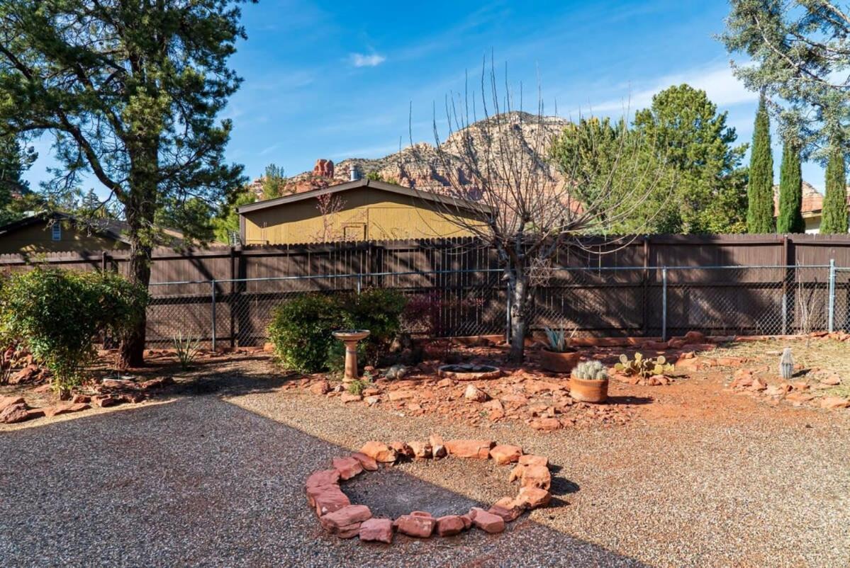 Gorgeous West With Red Rock Views *