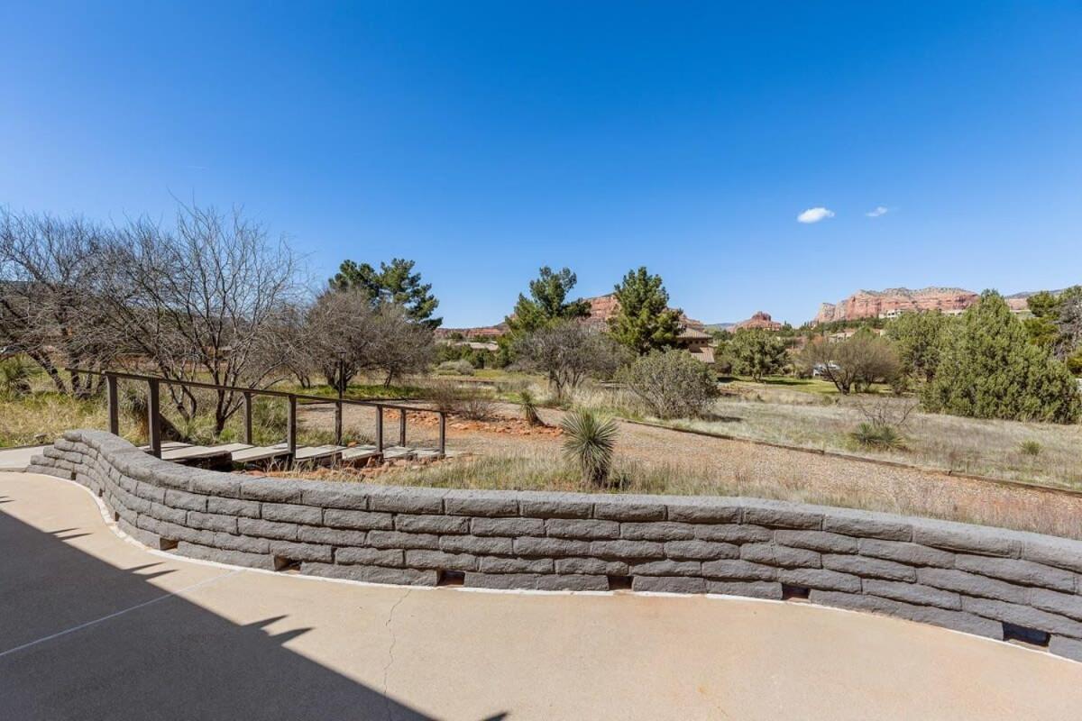 Mid-century Ranch In With Fantastic Red Rock Views Holiday home