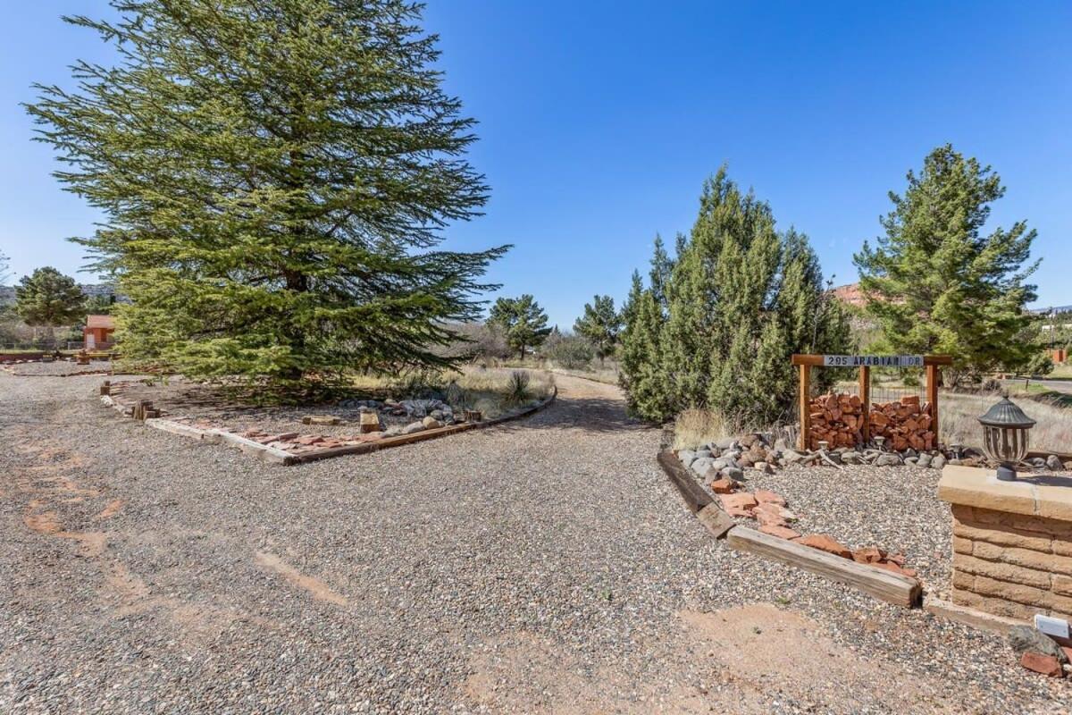 Mid-century Ranch In With Fantastic Red Rock Views