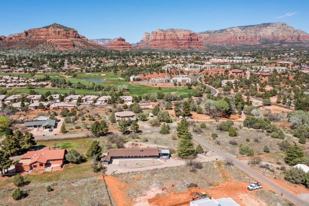 Mid-century Ranch In With Fantastic Red Rock Views Holiday home *