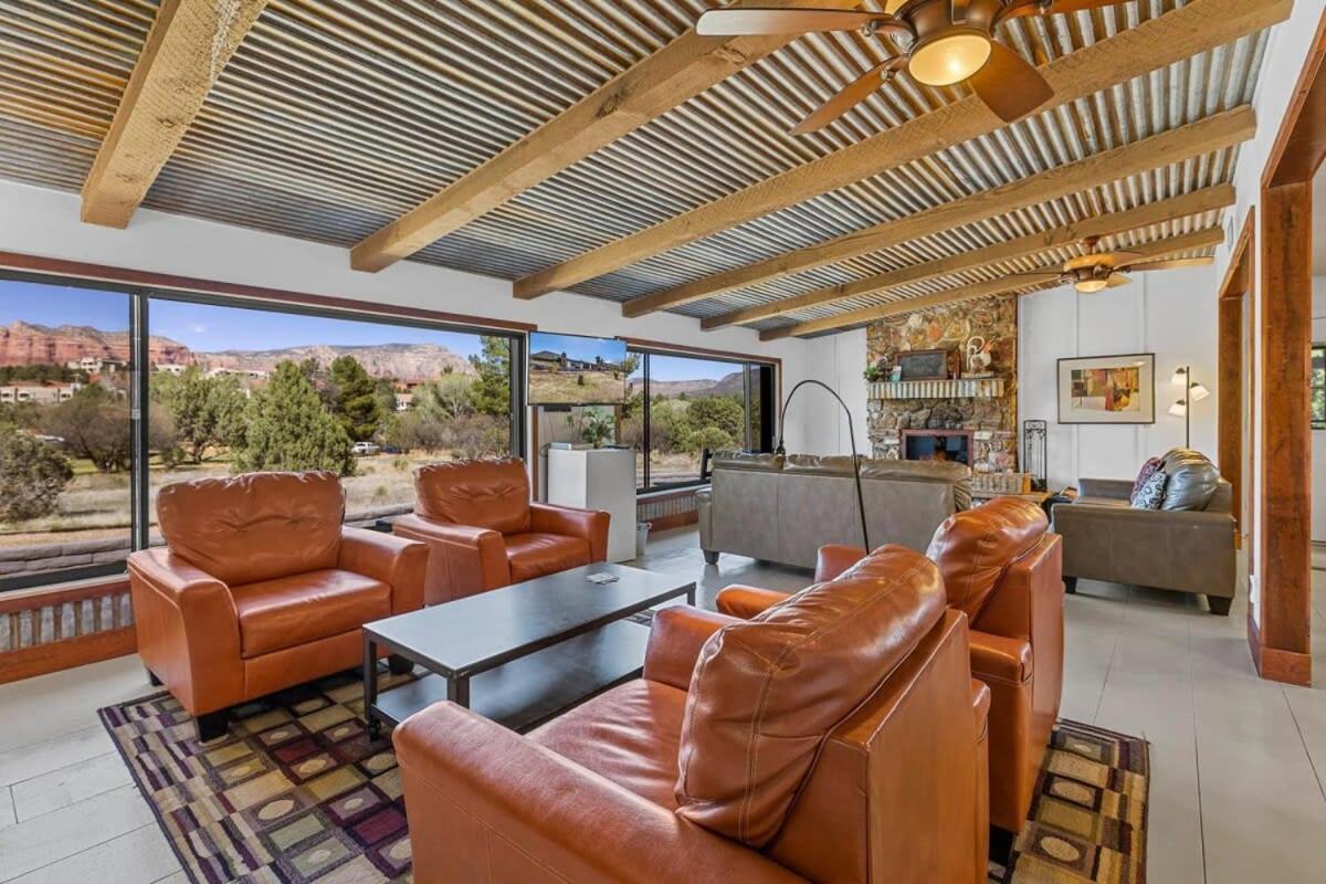 Mid-century Ranch In With Fantastic Red Rock Views *