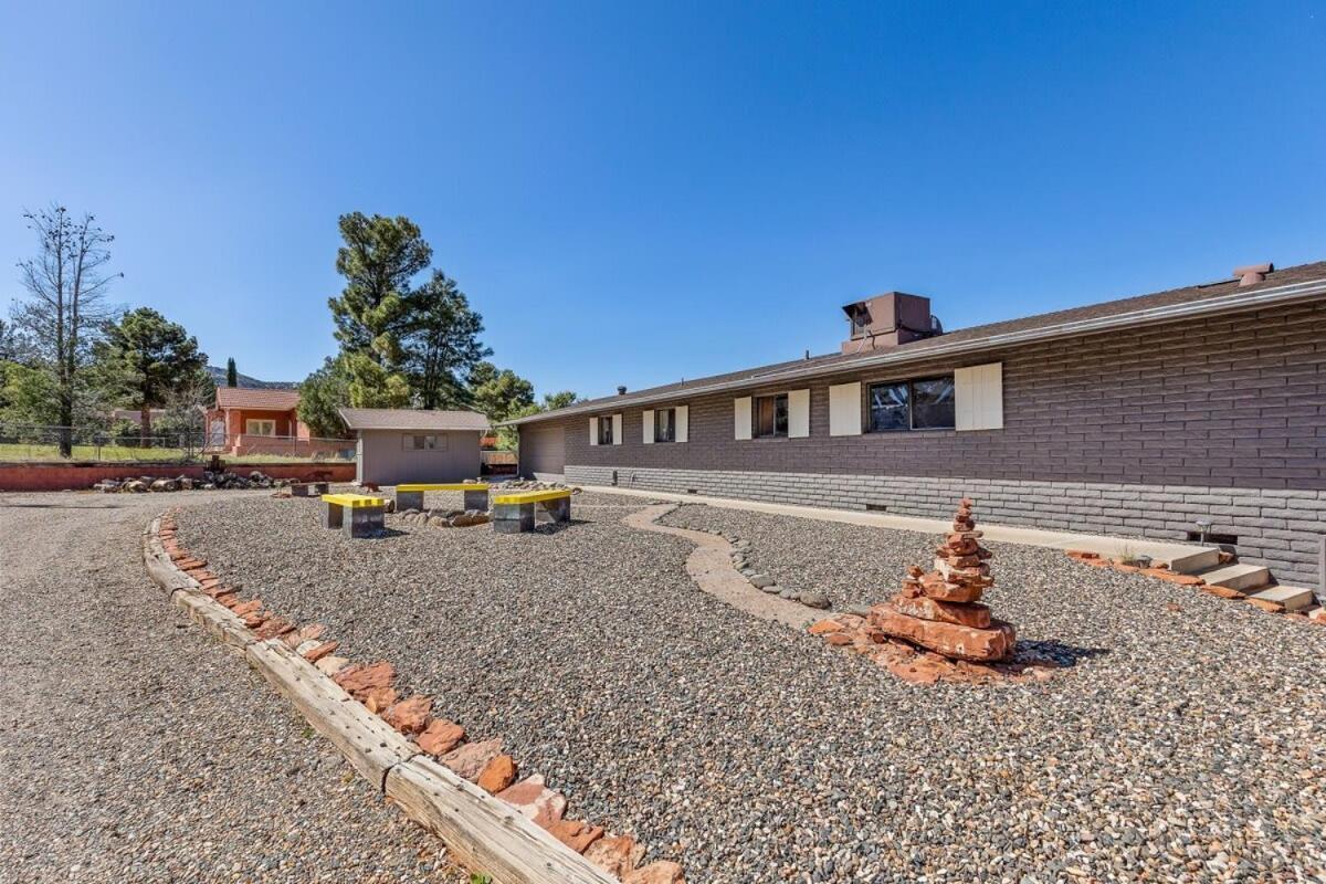 Mid-century Ranch In With Fantastic Red Rock Views