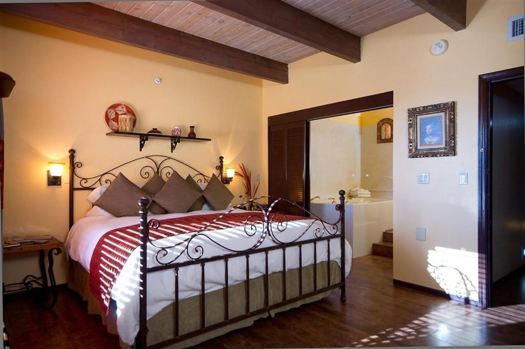 Views Bed & Breakfast 3*