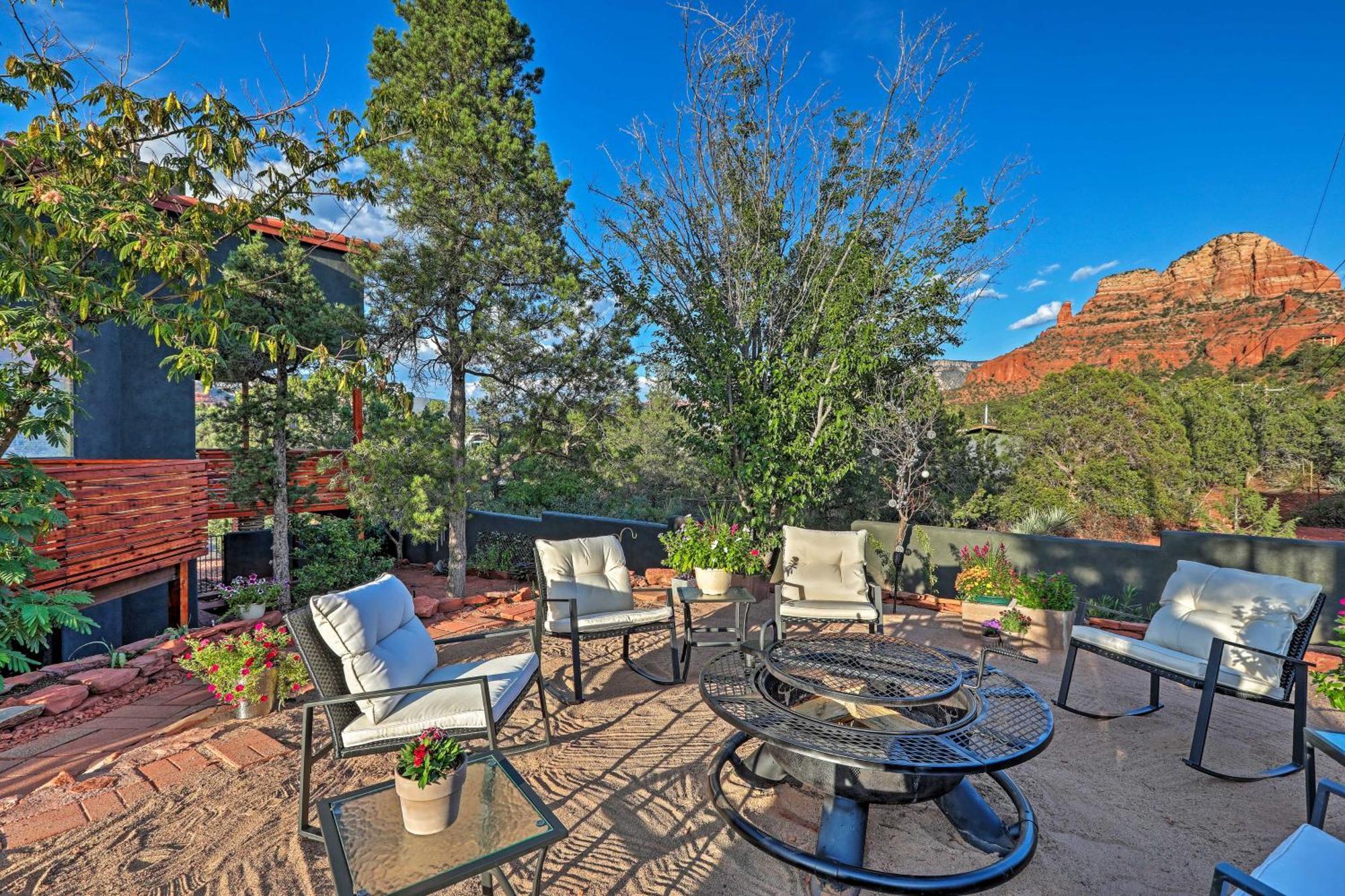 Luxe Retreat With Gorgeous Red Rock Views! Holiday home *