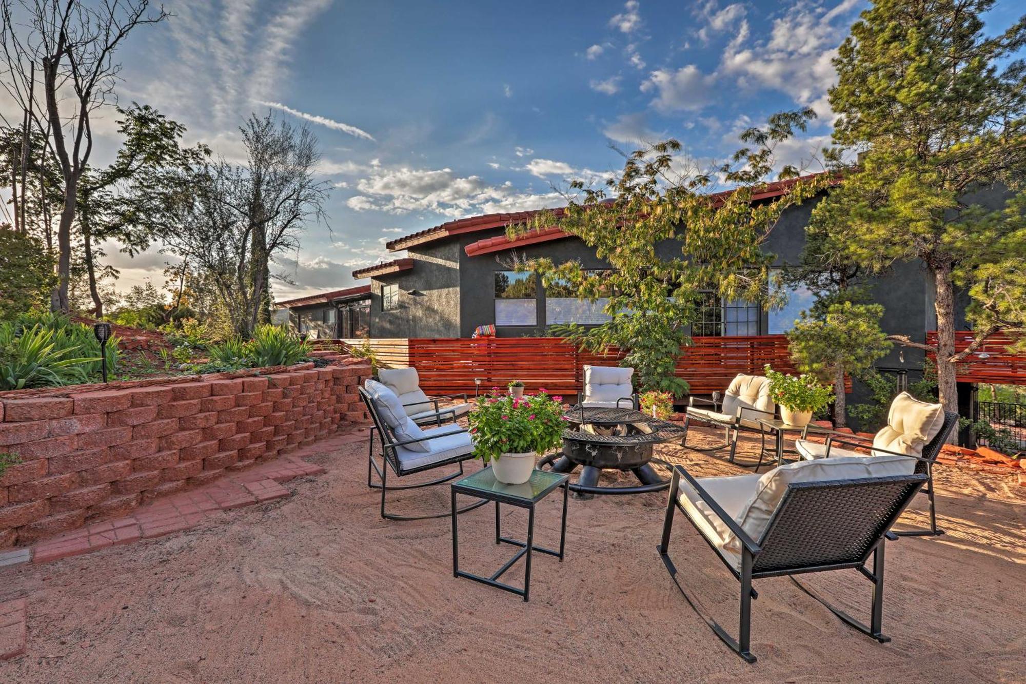 Luxe Retreat With Gorgeous Red Rock Views! Holiday home Sedona