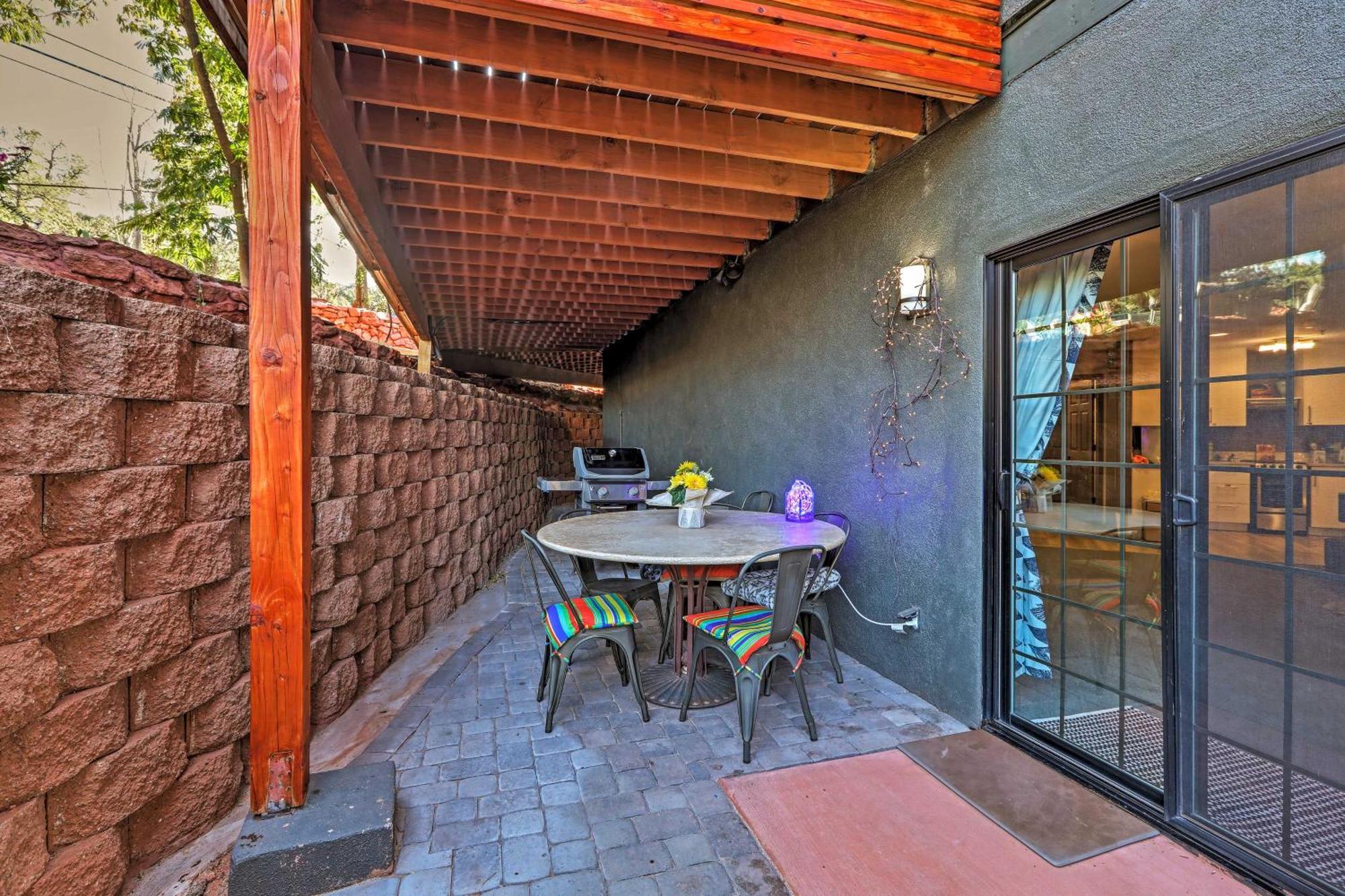 Holiday home Luxe Retreat With Gorgeous Red Rock Views!