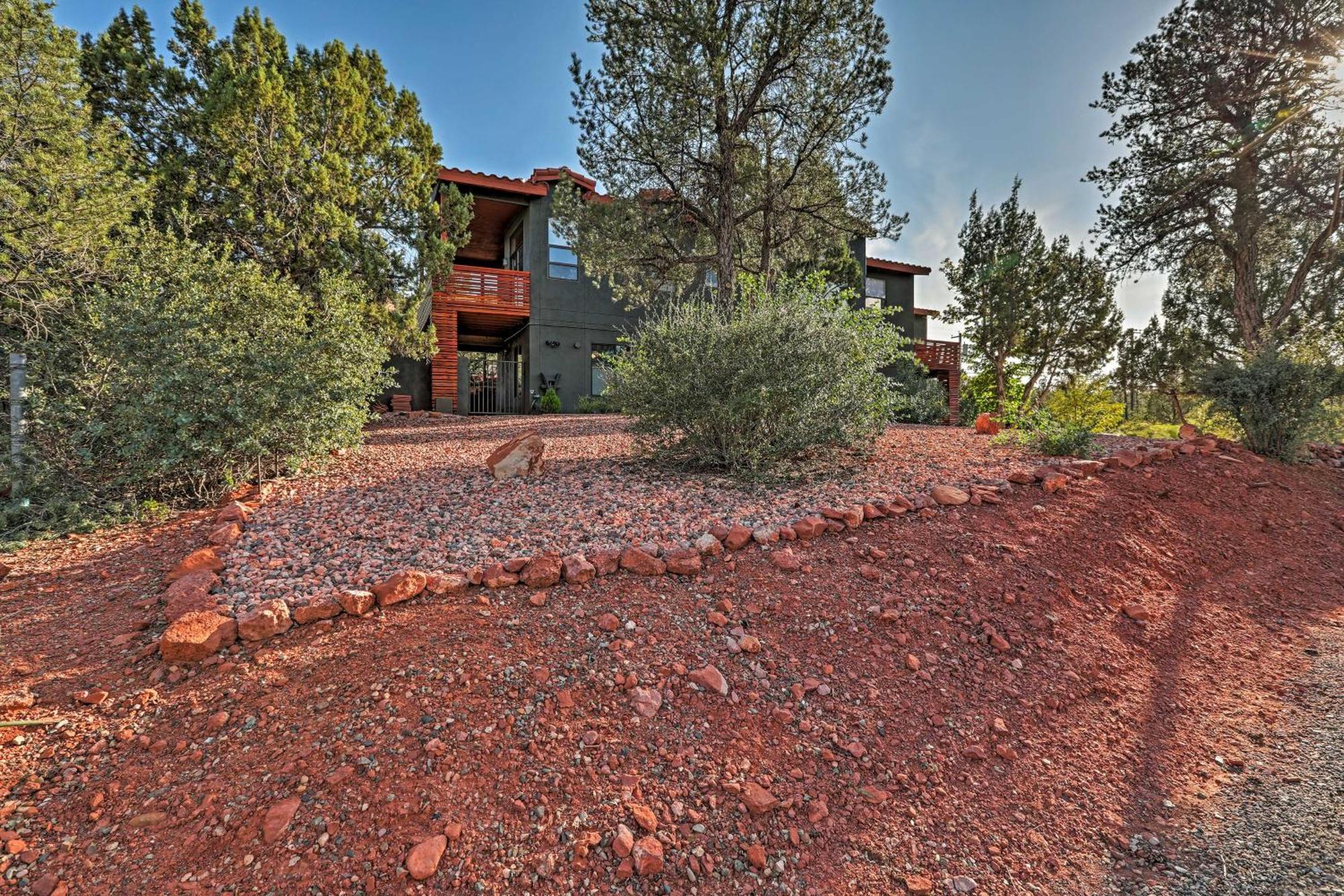 Luxe Retreat With Gorgeous Red Rock Views! *