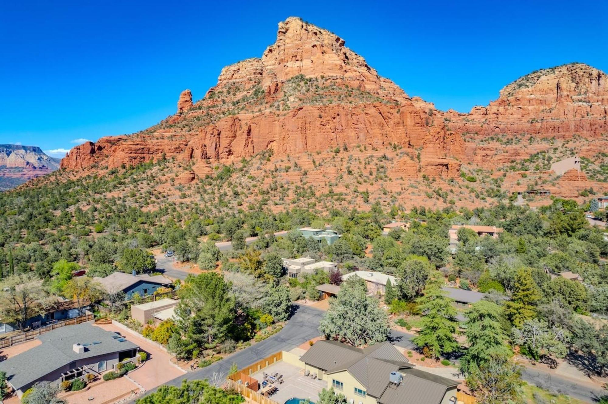 Chapel Cross W/ Pool, & Views!!! *