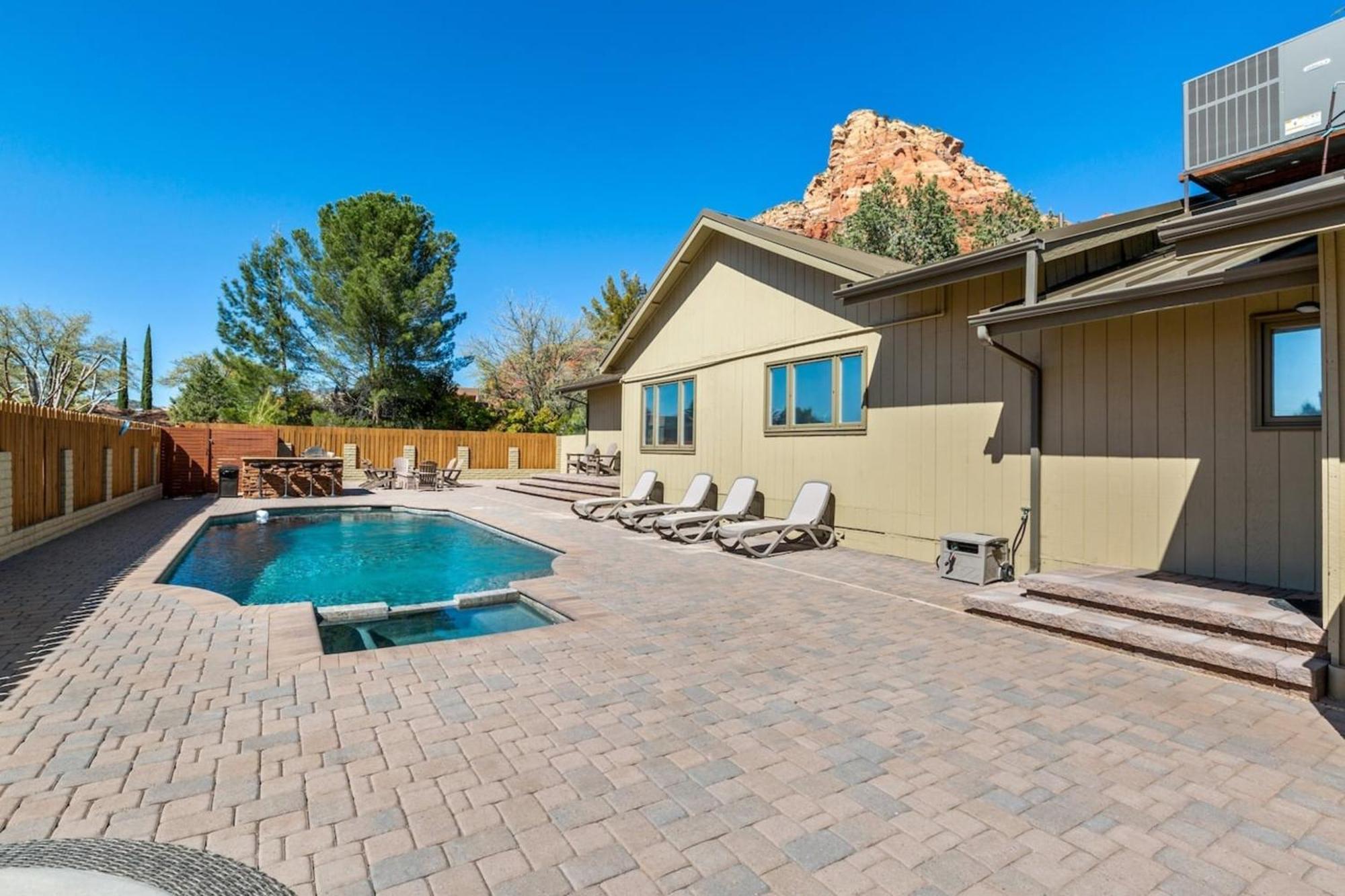 Chapel Cross W/ Pool, & Views!!! *