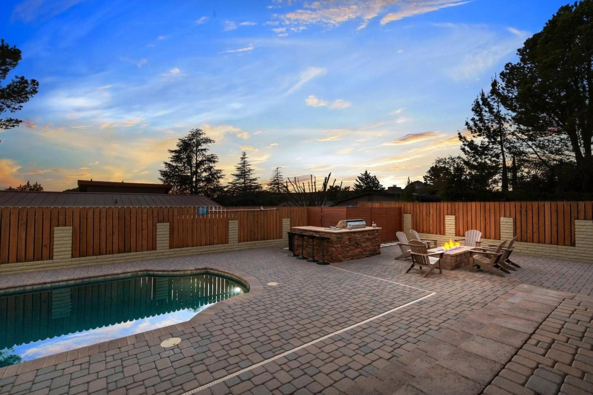 Chapel Cross W/ Pool, & Views!!! Sedona