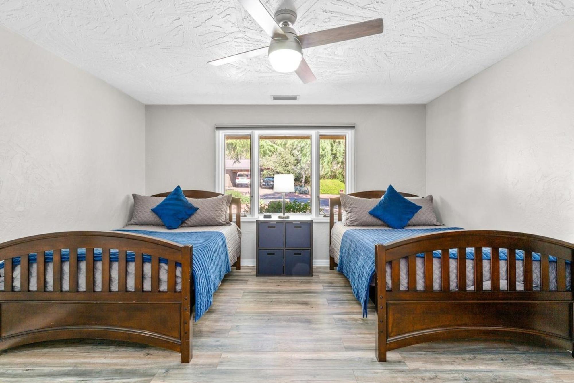 Chapel Cross W/ Pool, & Views!!!